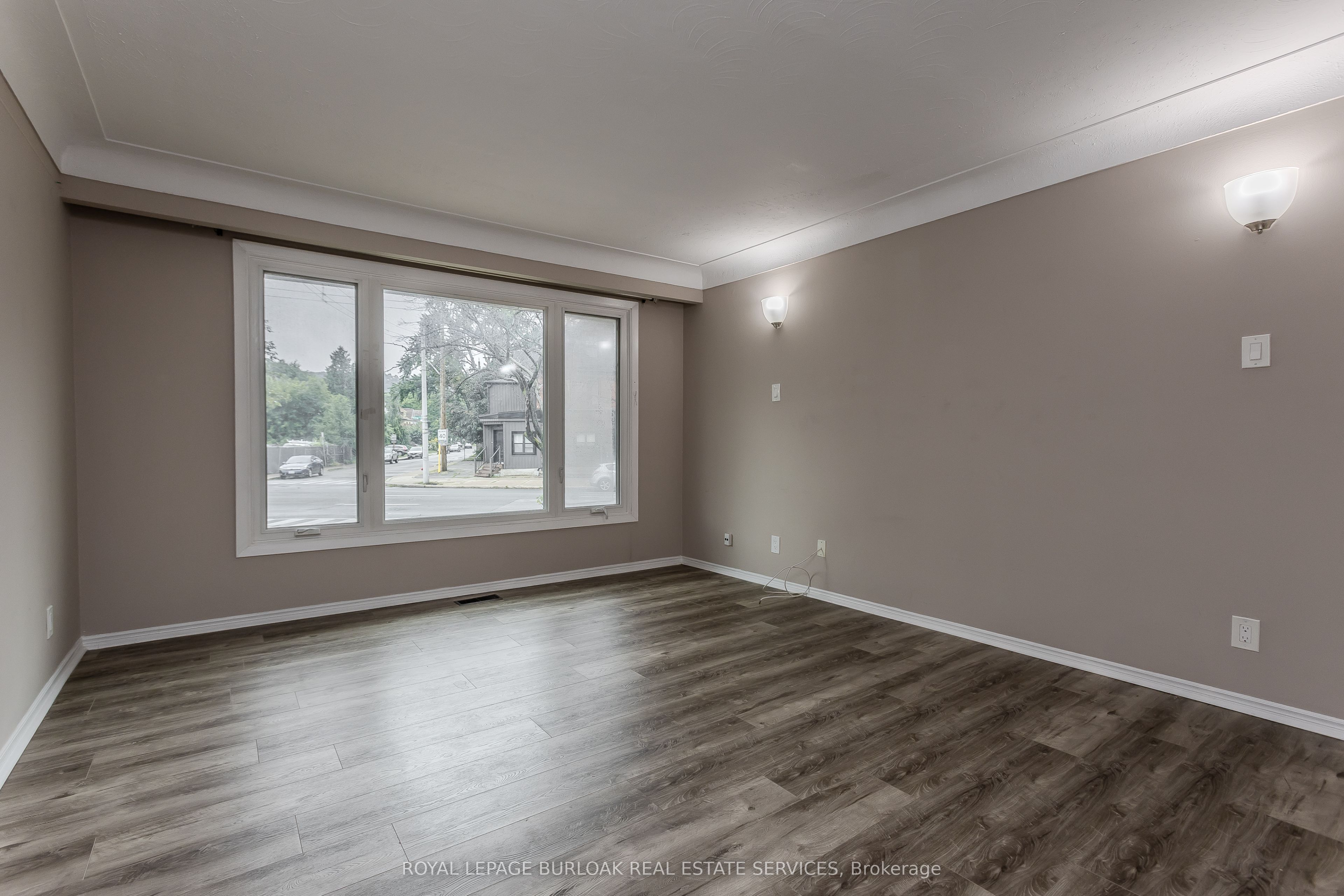 307 Dunsmure Road, Hamilton, ON L8L 1X1 photo 5