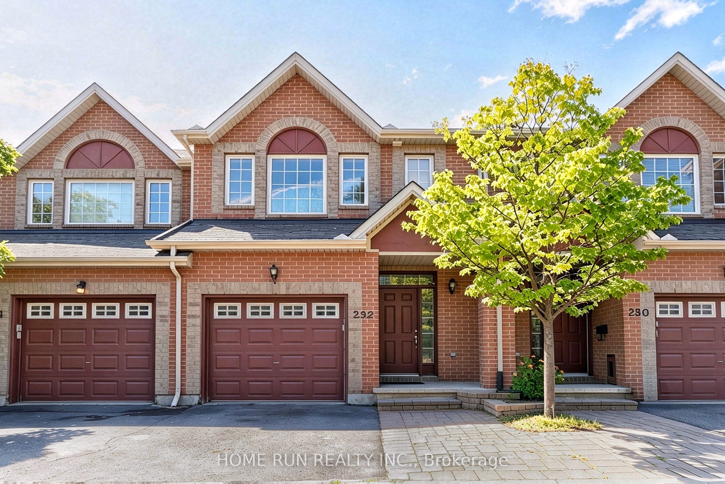 292 Freedom Private, Alta Vista and Area, ON K1G 6W4