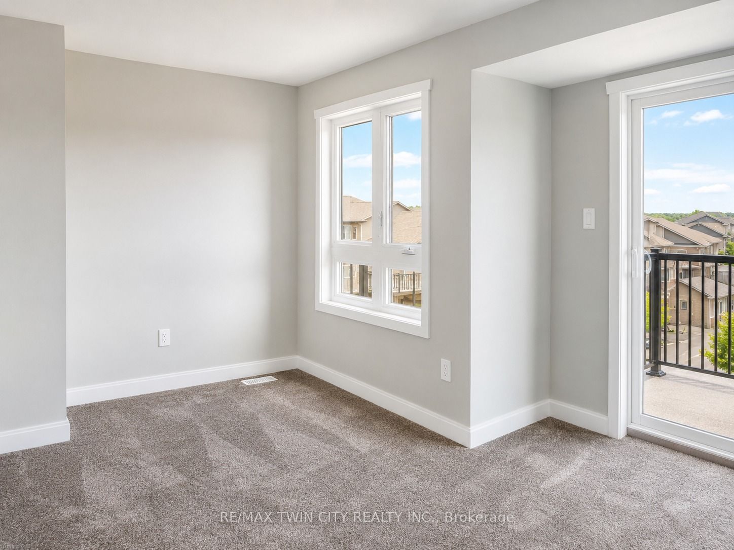 1331 Countrystone Drive B3, Kitchener, ON N2N 3S4 photo 3
