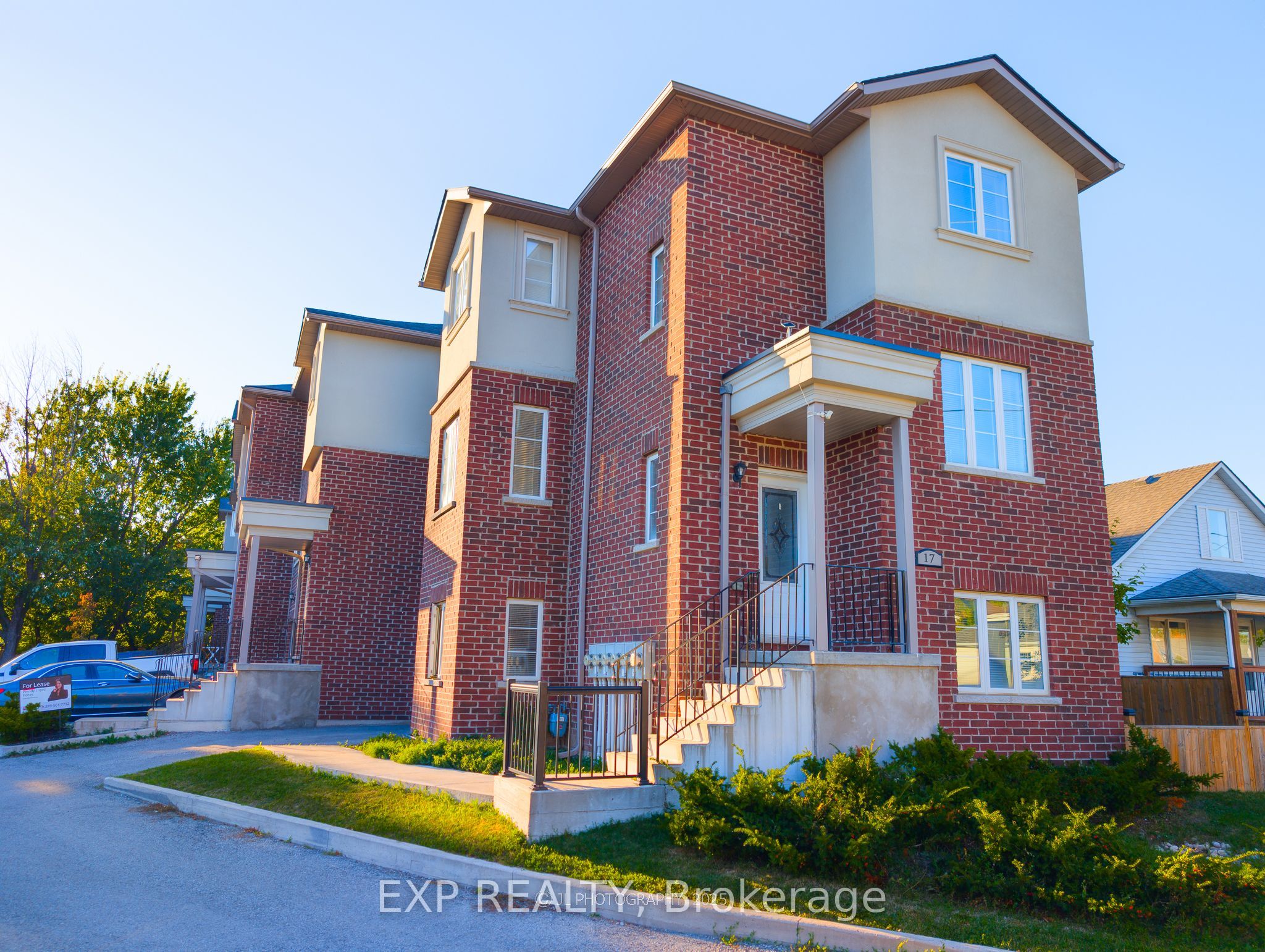 17 East Street 5, St. Catharines, ON L2R 3Y9