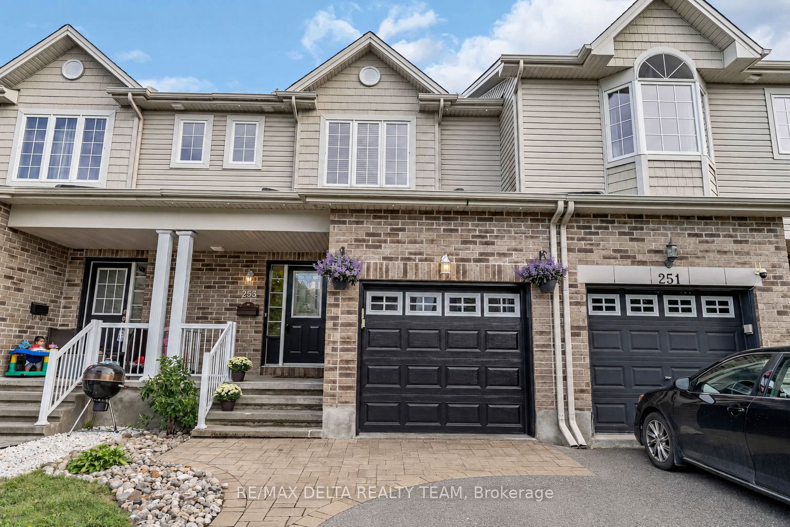 253 Cityview Crescent, Orleans - Cumberland and Area, ON K4A 0T9 photo 2