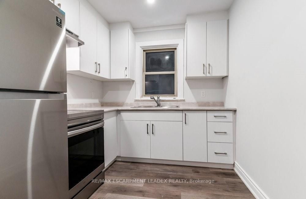 598 Upper James Street A, Hamilton, ON L9C 2Y8