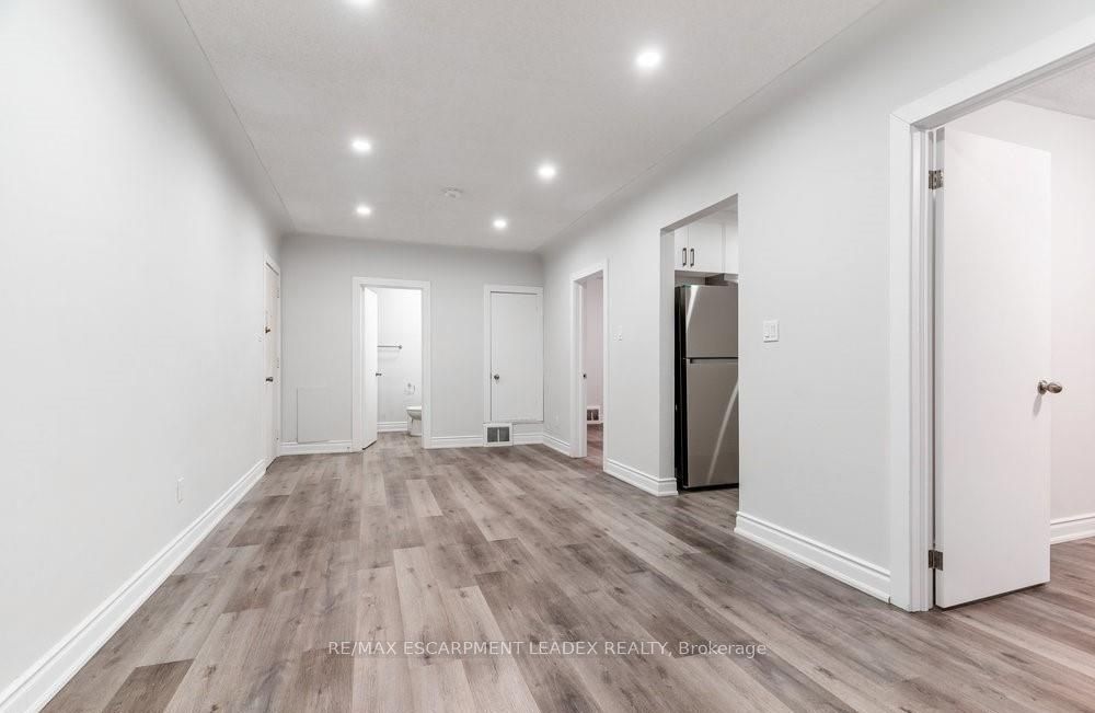 598 Upper James Street A, Hamilton, ON L9C 2Y8 photo 2