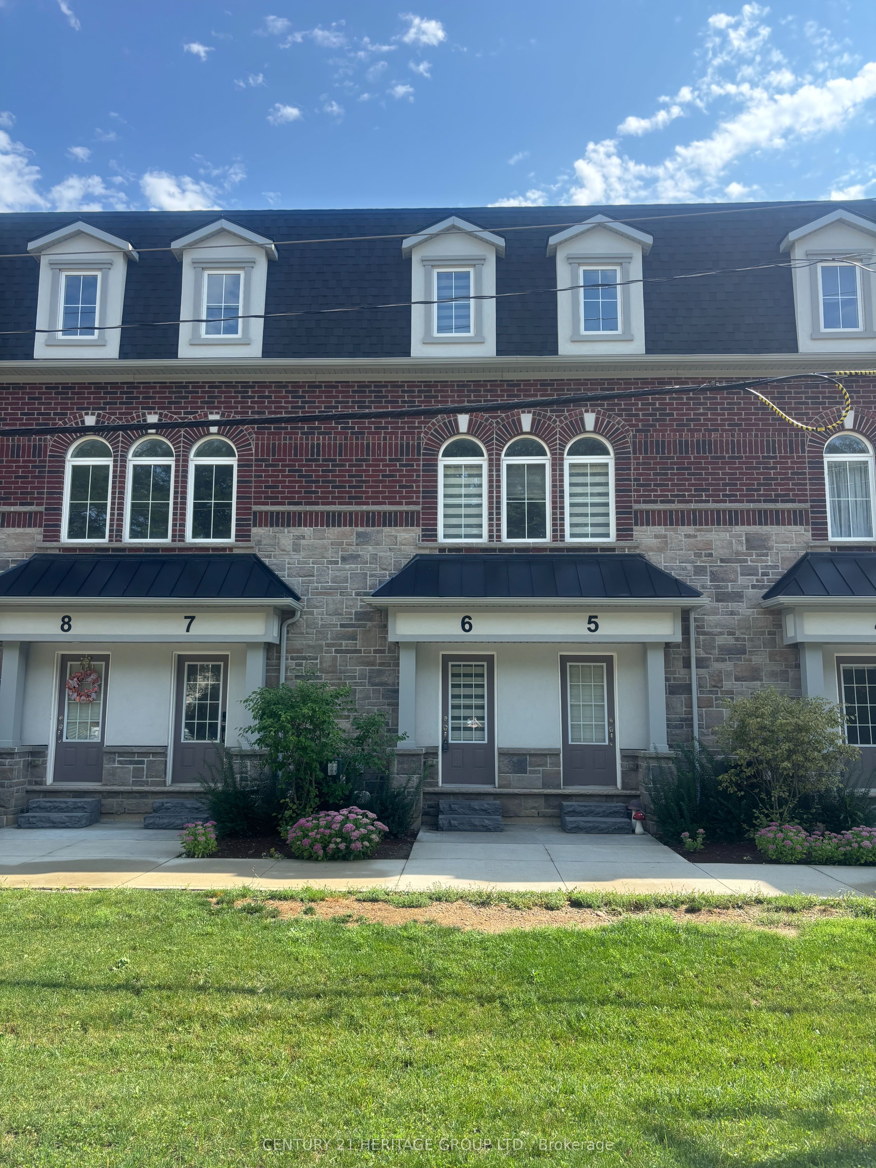 677 Park Road N 6, Brantford, ON N3R 0C2