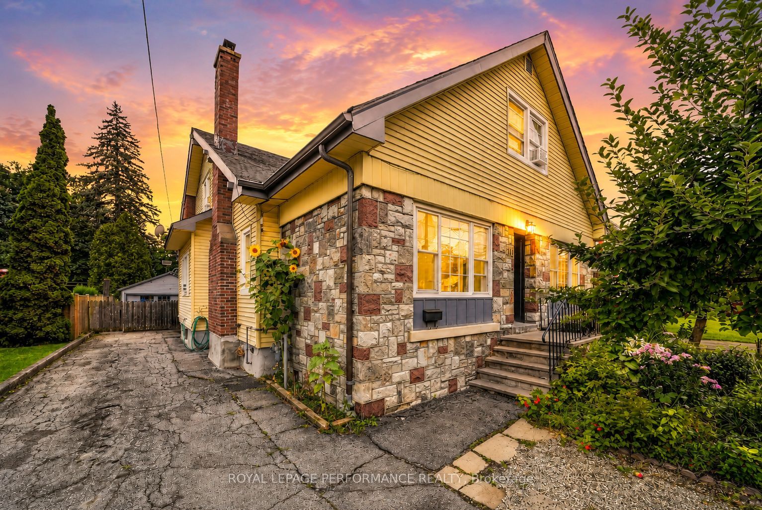 114 Gloucester Street N, Cornwall, ON K6H 3W4