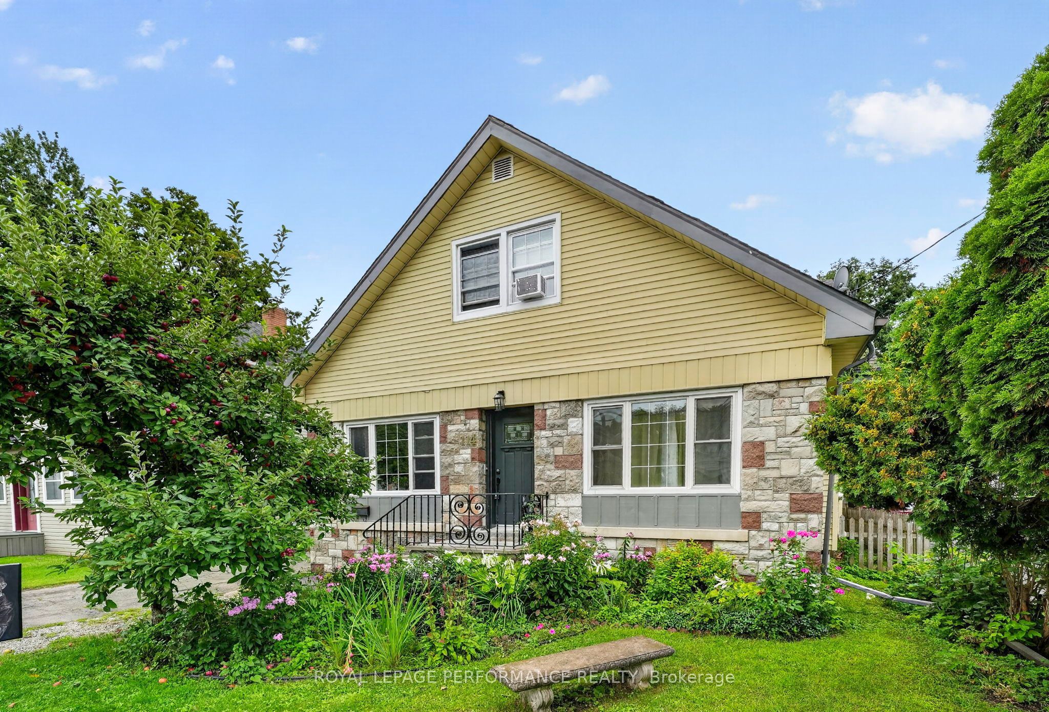 114 Gloucester Street N, Cornwall, ON K6H 3W4 photo 3