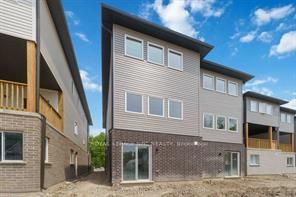 71 Superior Street, Welland, ON L3B 3A6 photo 3