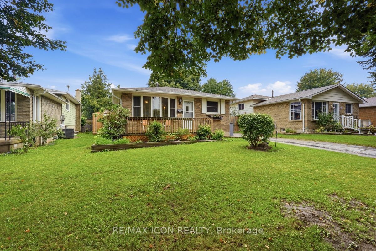 25 Upcott Crescent, London South, ON N6E 1S6