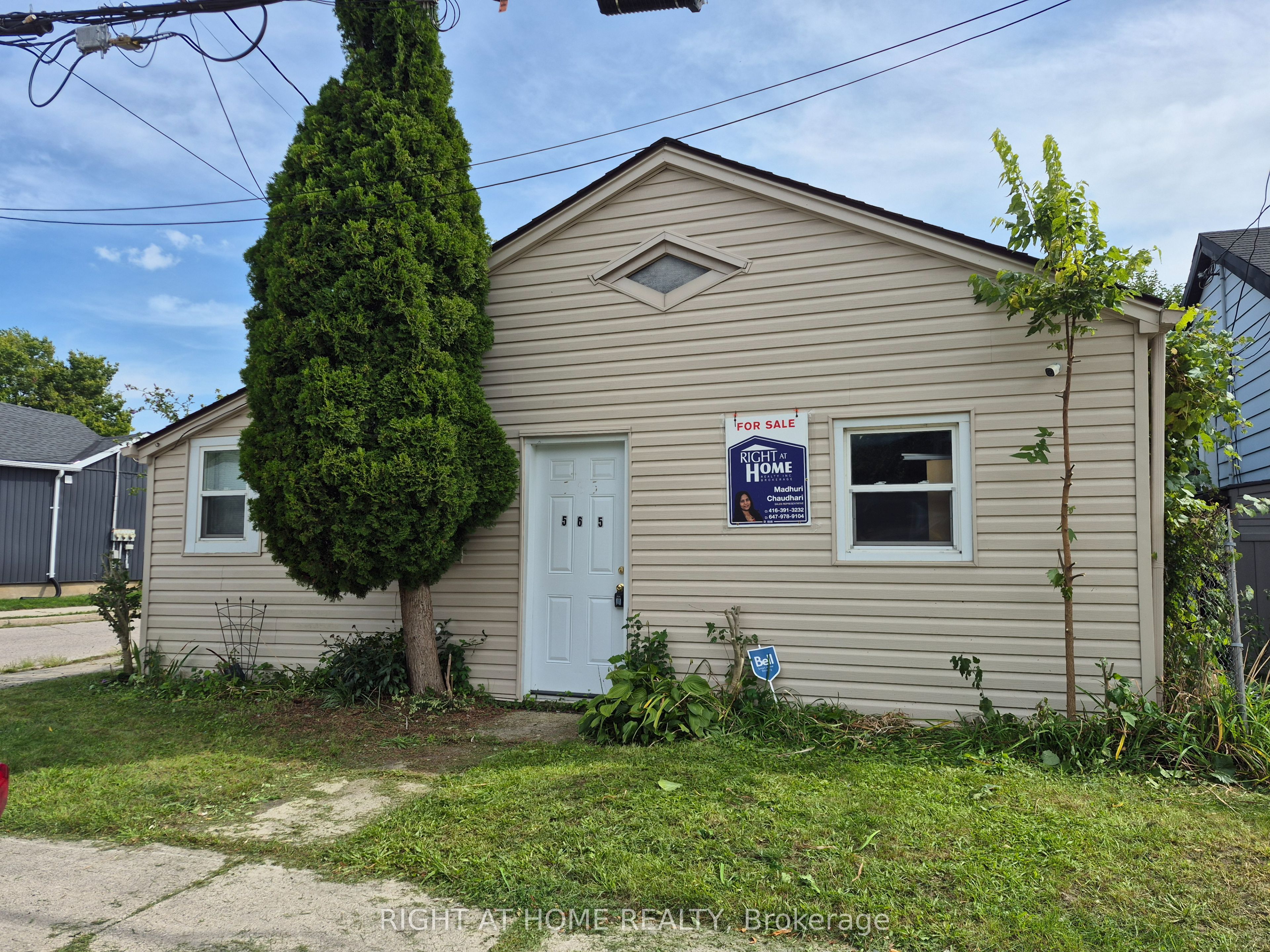 565 South Street S, London East, ON N6B 1C5
