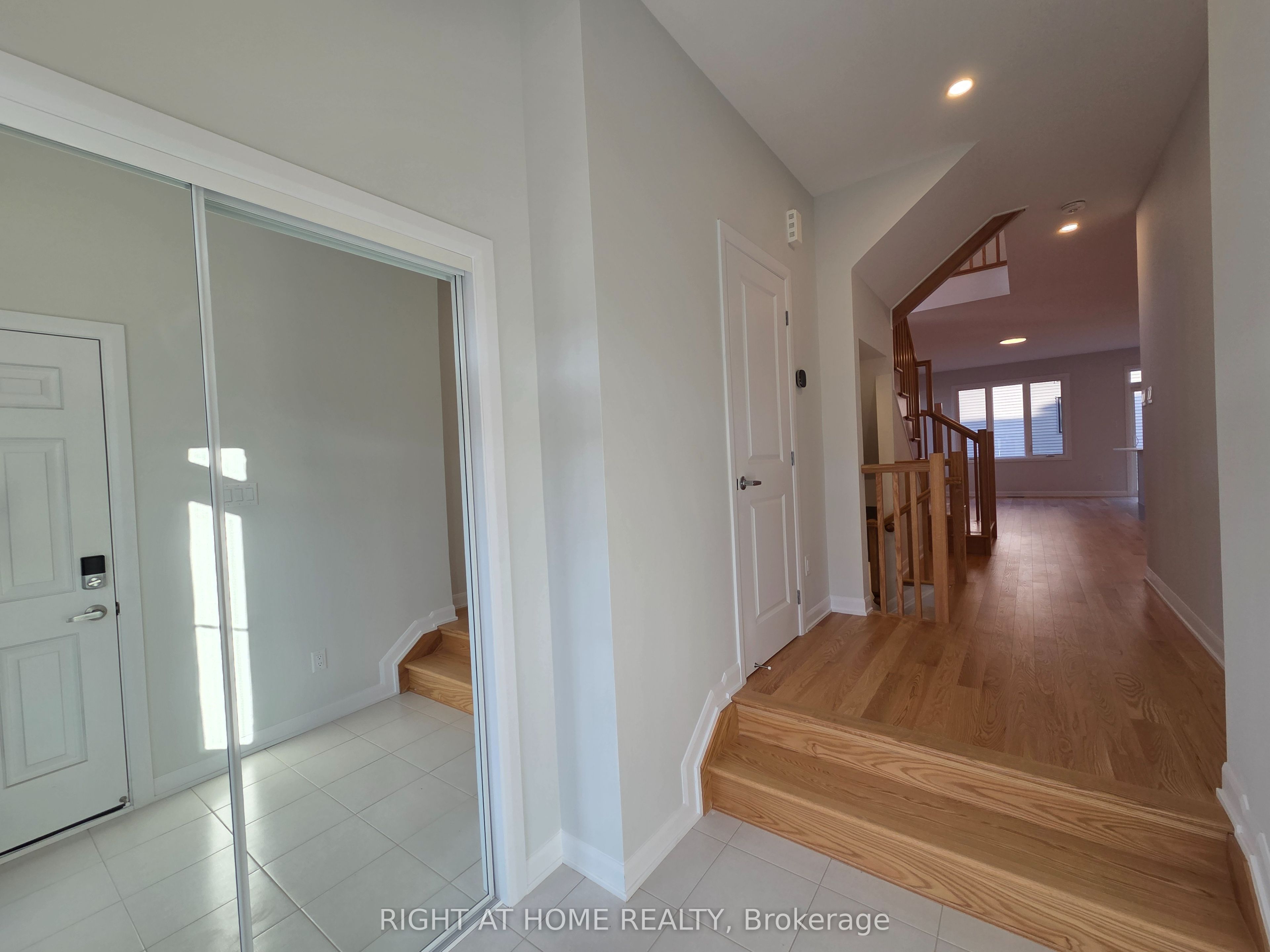 232 BANKSIDE Way, Barrhaven, ON K2J 7N1 photo 2