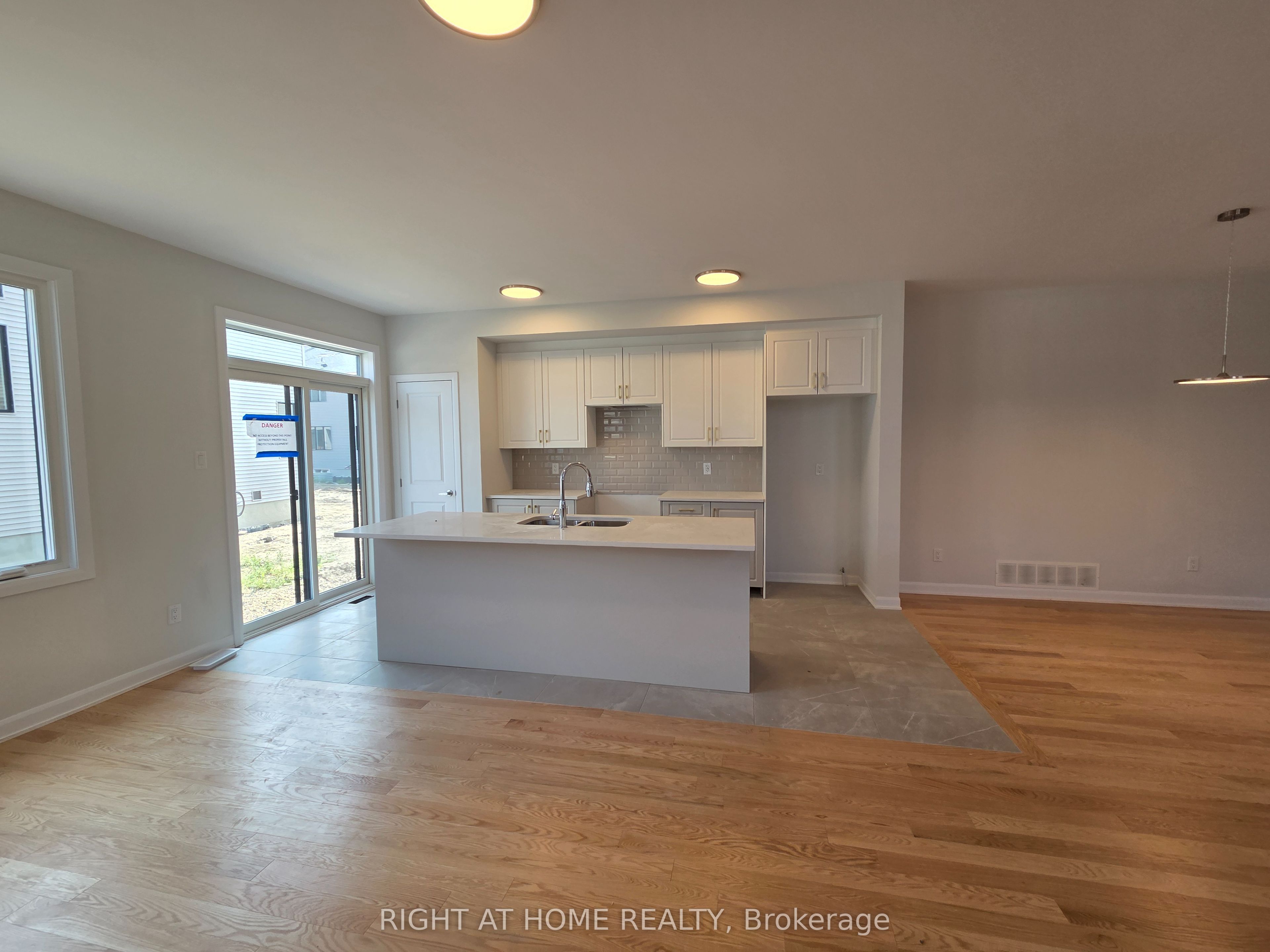 232 BANKSIDE Way, Barrhaven, ON K2J 7N1 photo 3