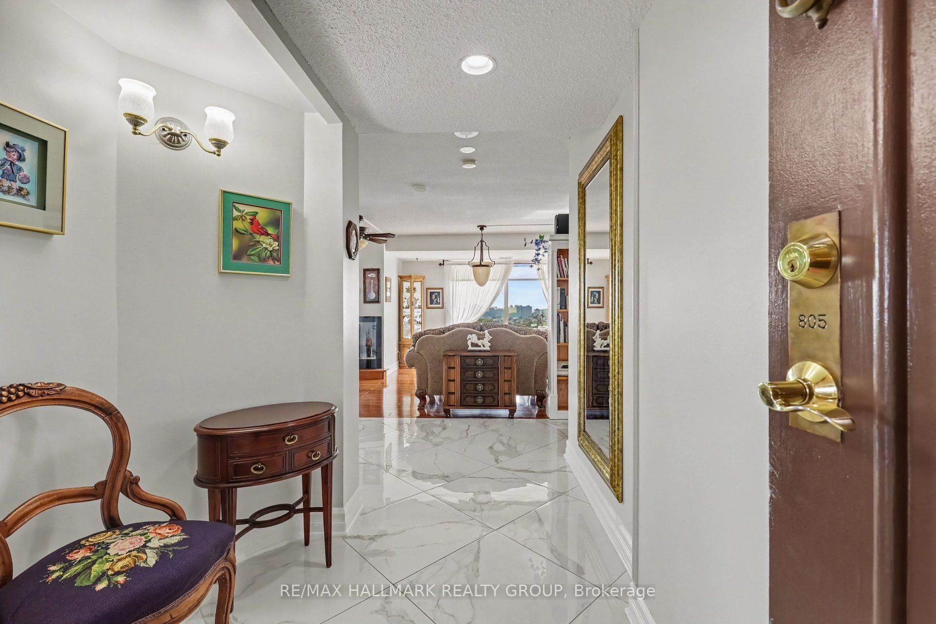 545 St Laurent Boulevard 805, Manor Park - Cardinal Glen and Area, ON K1K 4H9 photo 3
