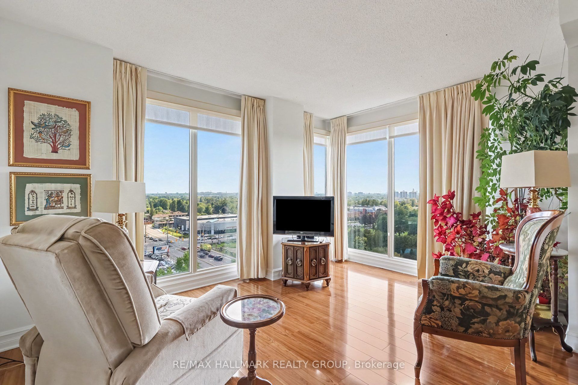 545 St Laurent Boulevard 805, Manor Park - Cardinal Glen and Area, ON K1K 4H9 photo 5