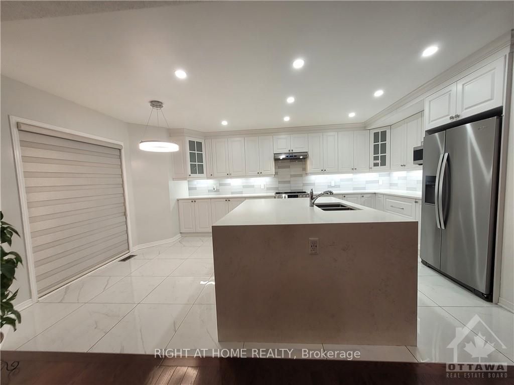 239 HIGHPOINTE Crescent, Barrhaven, ON K2J 5N8 photo 5