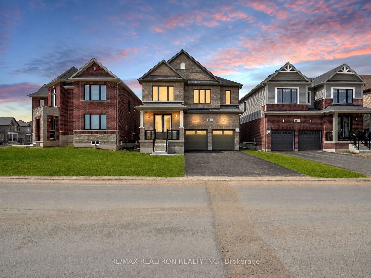 184 Leslie Davis Street, North Dumfries, ON N0B 1E0