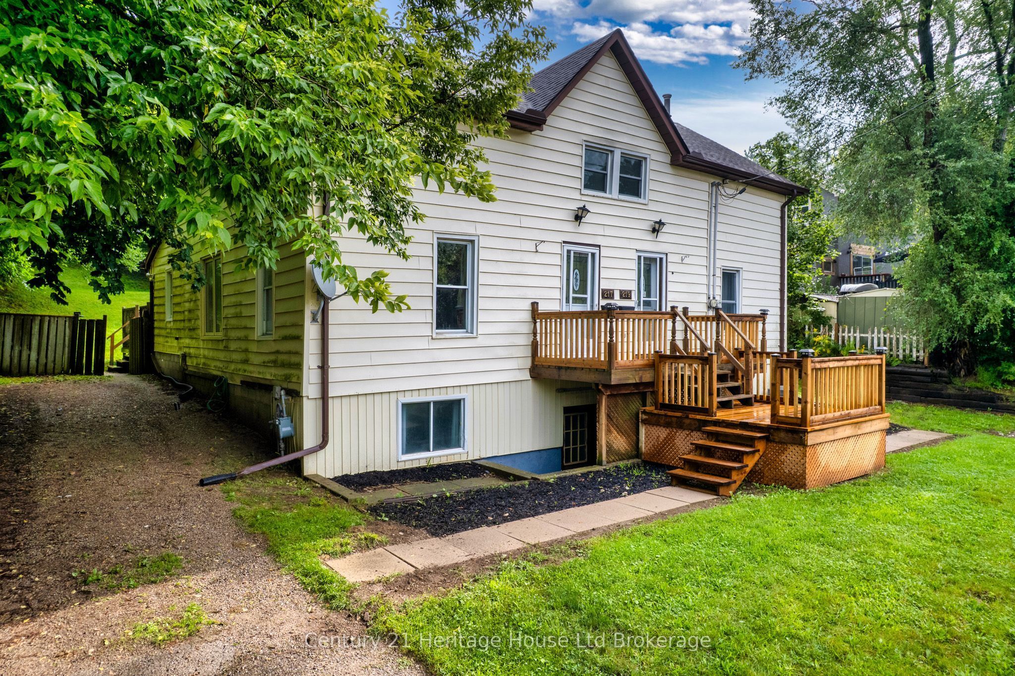 217-219 Merritt Street, Ingersoll, ON N5C 3A4 photo 2