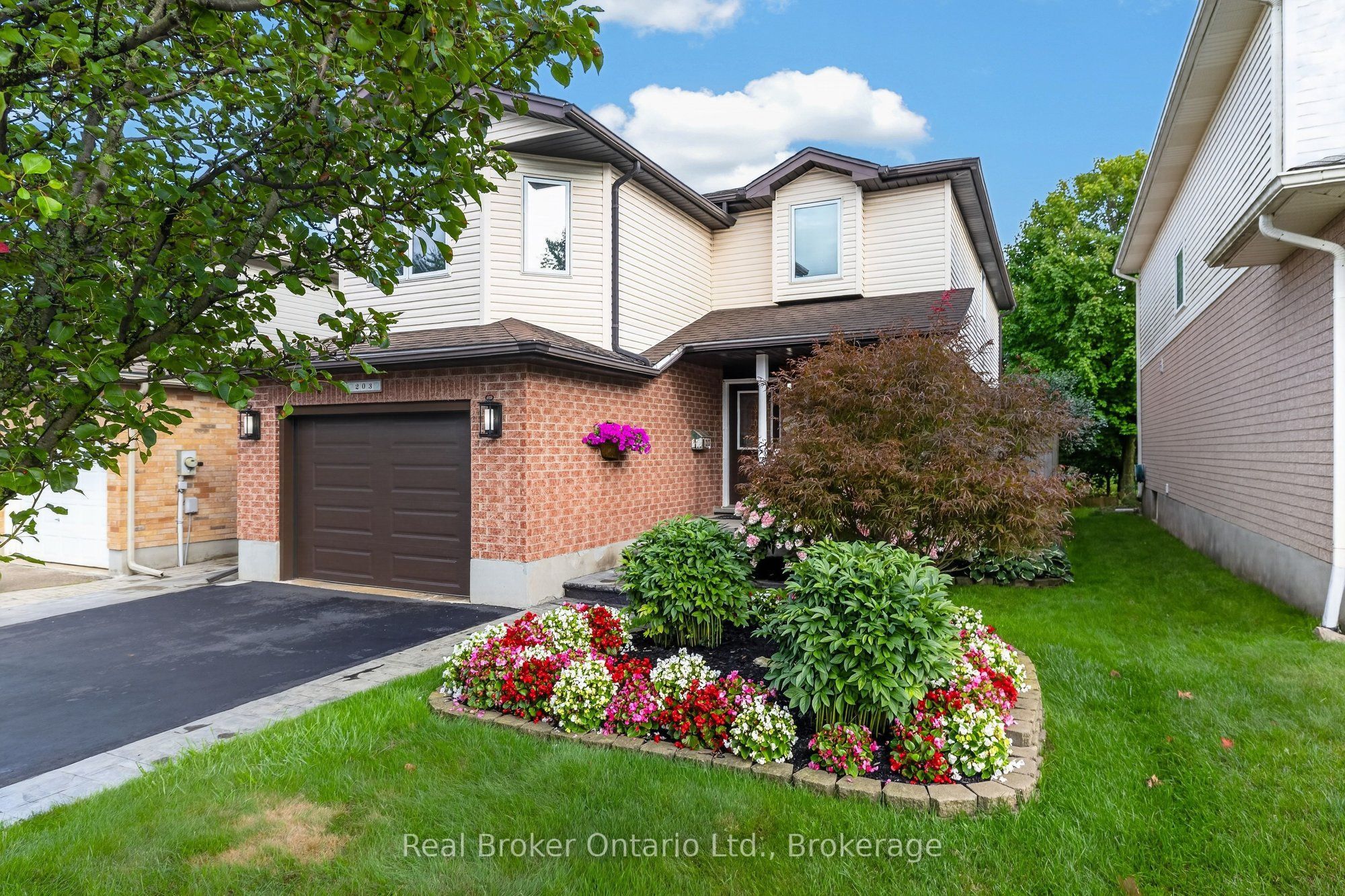 203 Country Club Drive, Guelph, ON N1E 3K8 photo 3