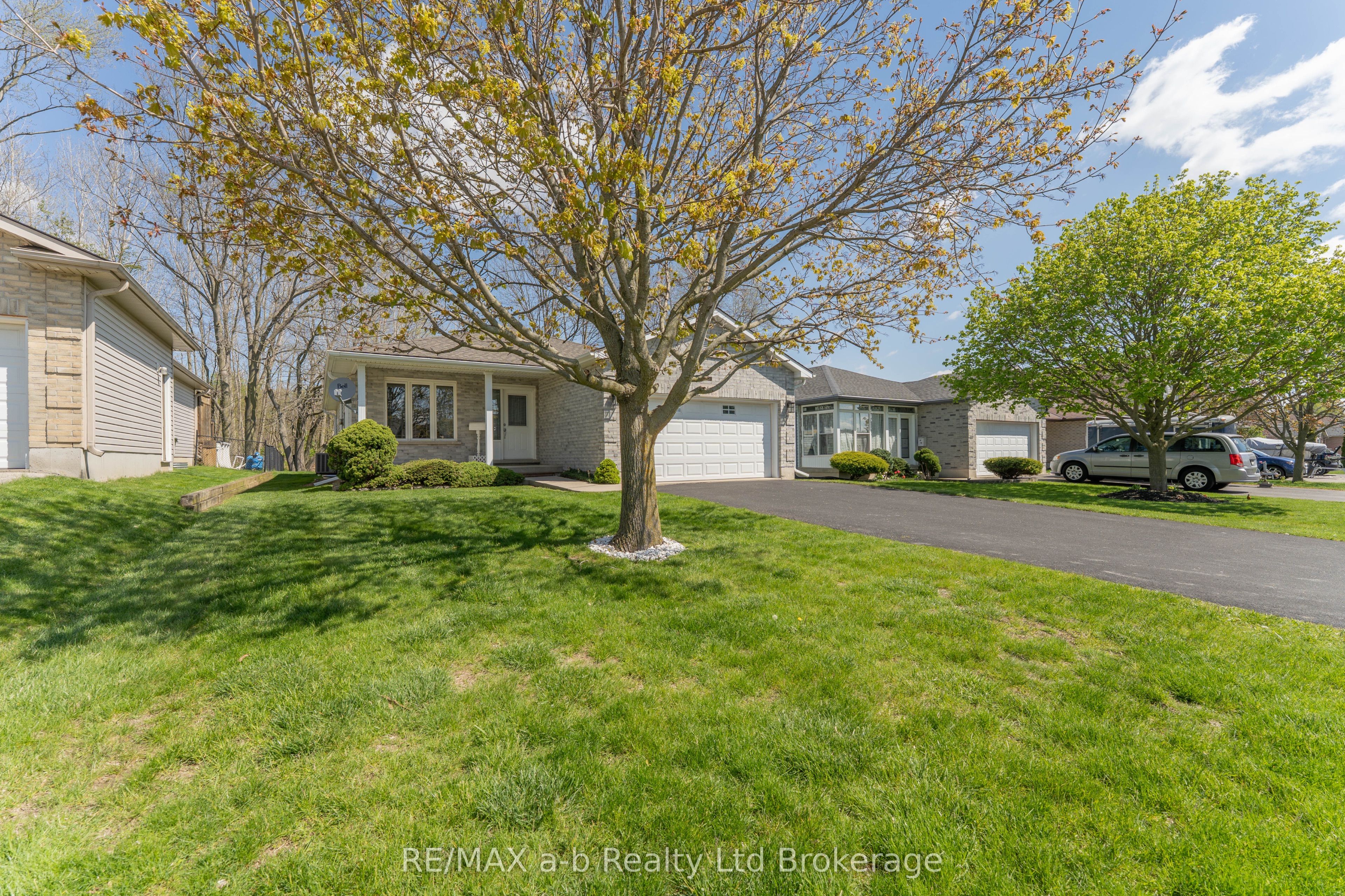 44 Beech Boulevard, Tillsonburg, ON N4G 5R8