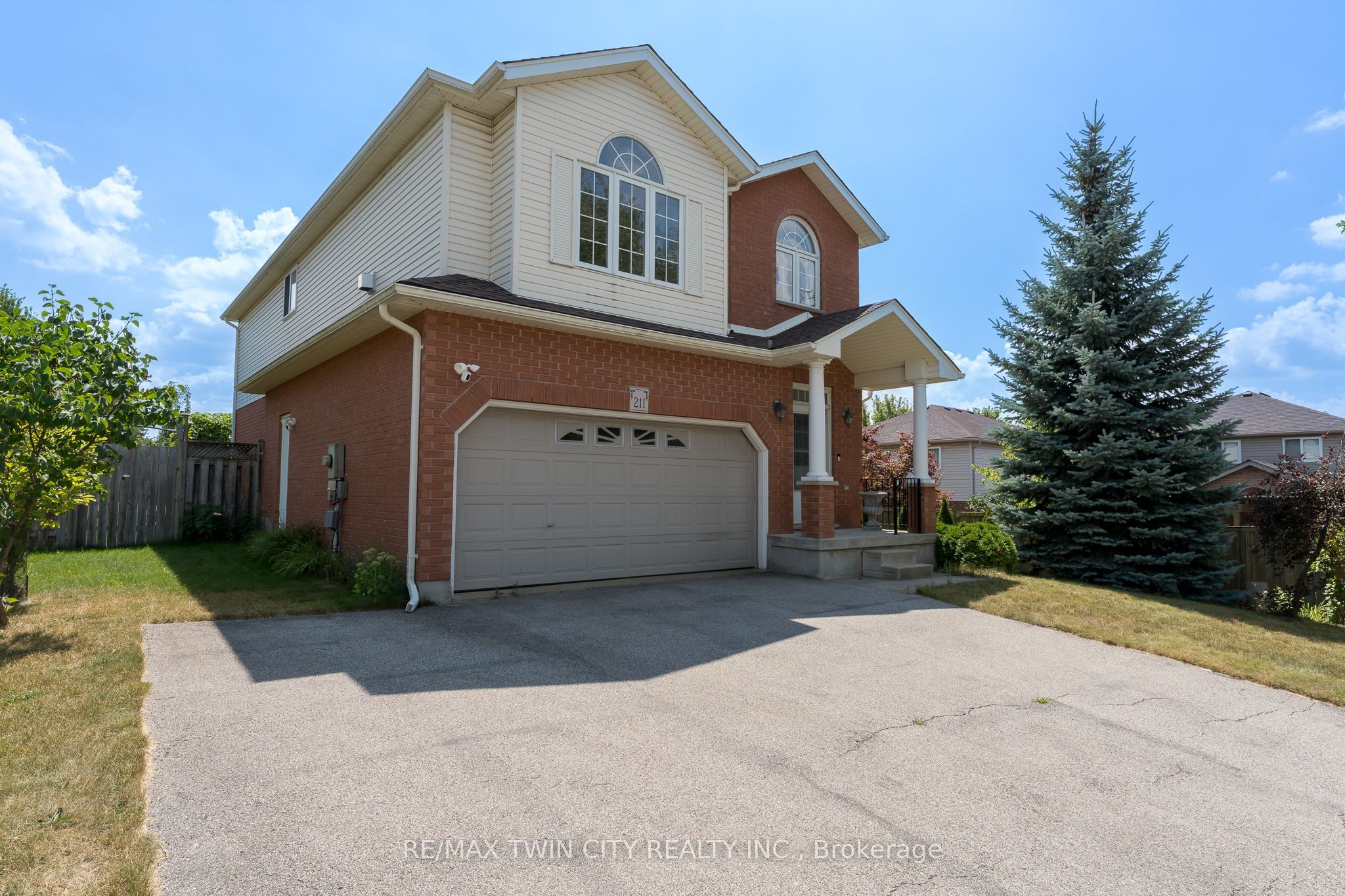 211 Sleaford Street, Waterloo, ON N2J 4Z8 photo 2