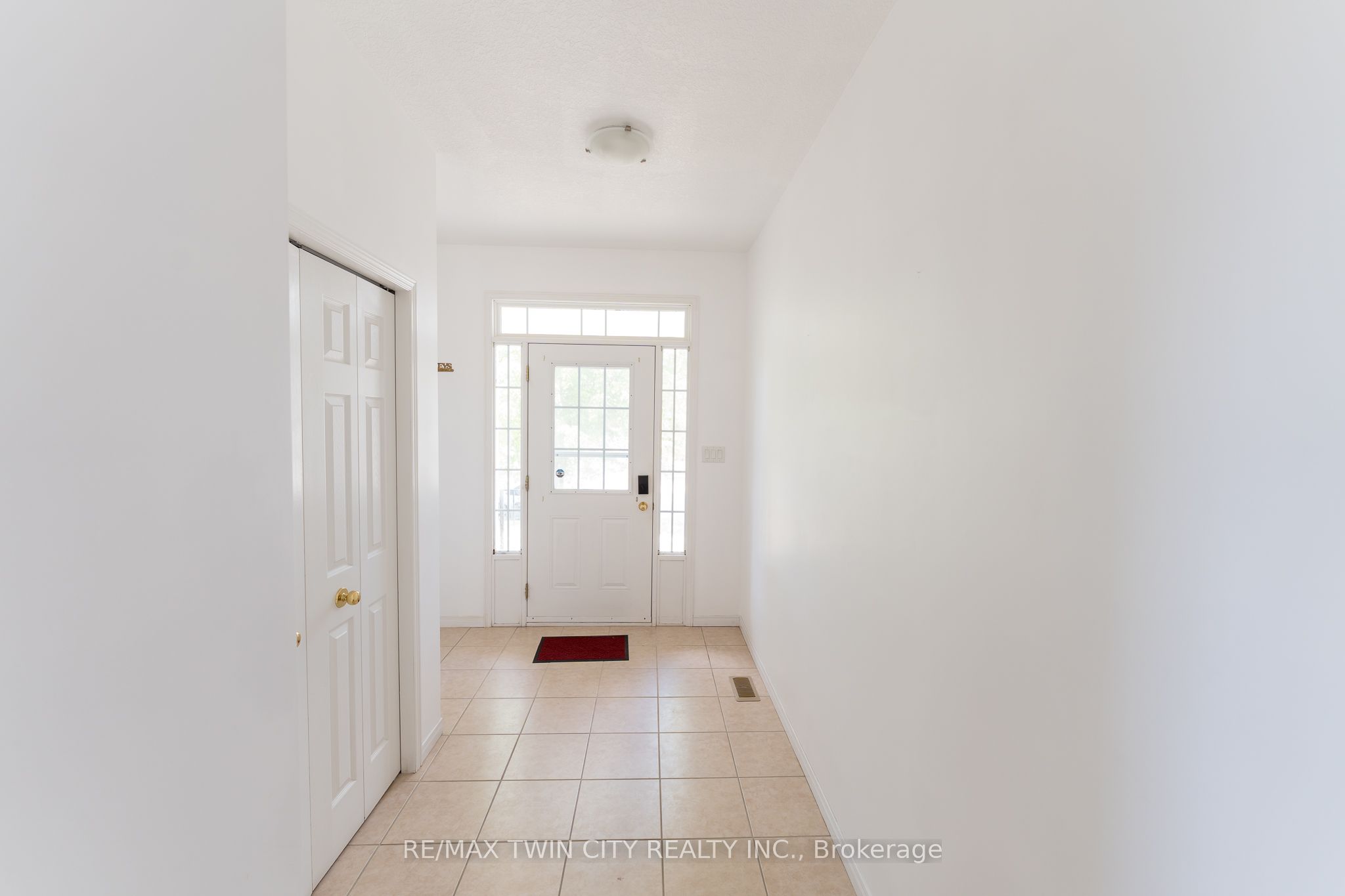 211 Sleaford Street, Waterloo, ON N2J 4Z8 photo 3