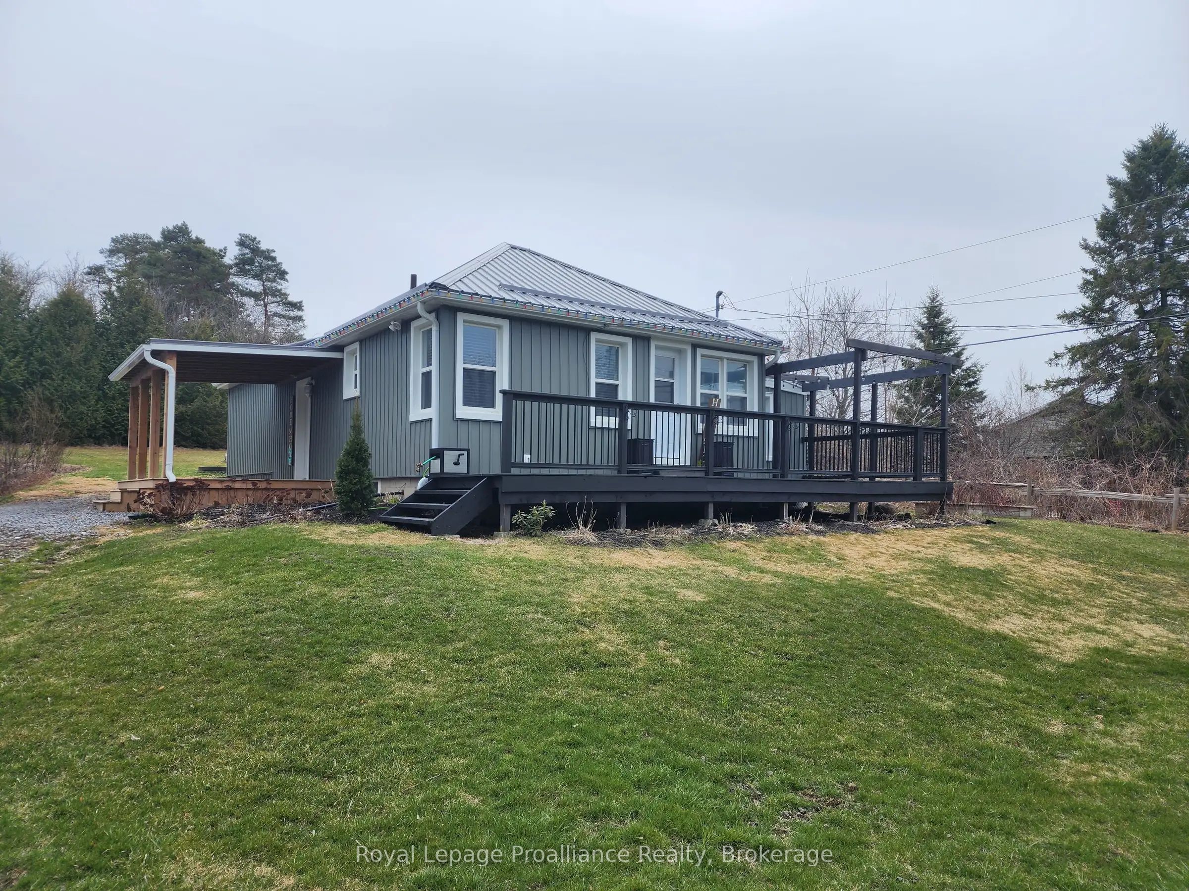 2307 County Rd 3, Prince Edward County, ON K0K 1L0 photo 4