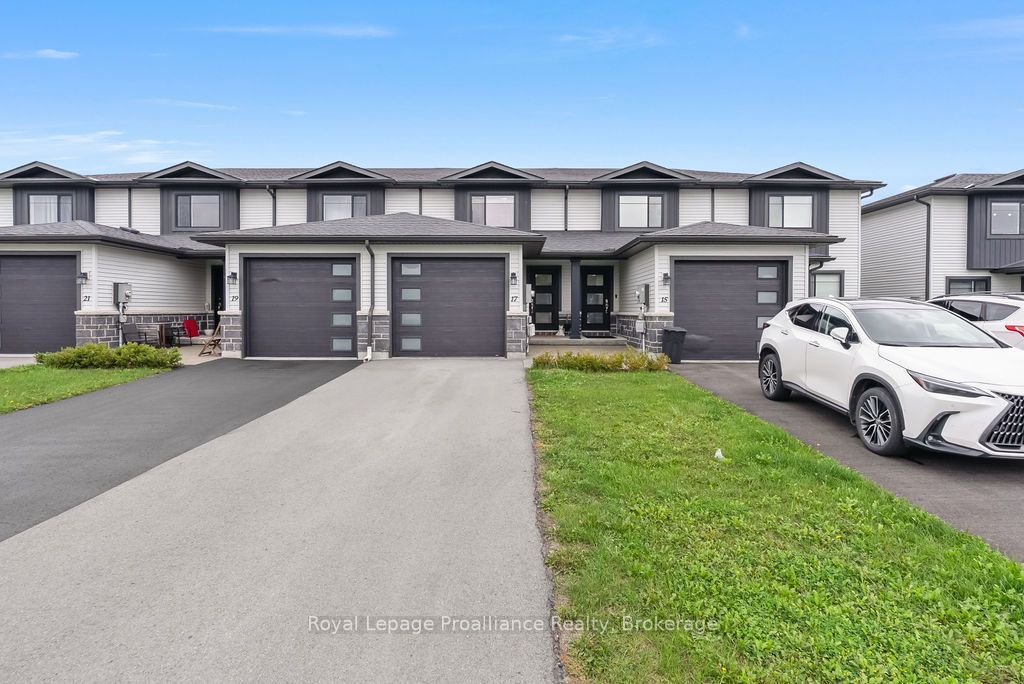 17 Dewal Place, Belleville, ON K8P 0H3 photo 2