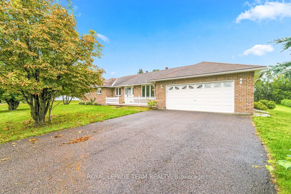 13 Springfield Drive, Whitewater Region, ON K0J 1K0 photo 3