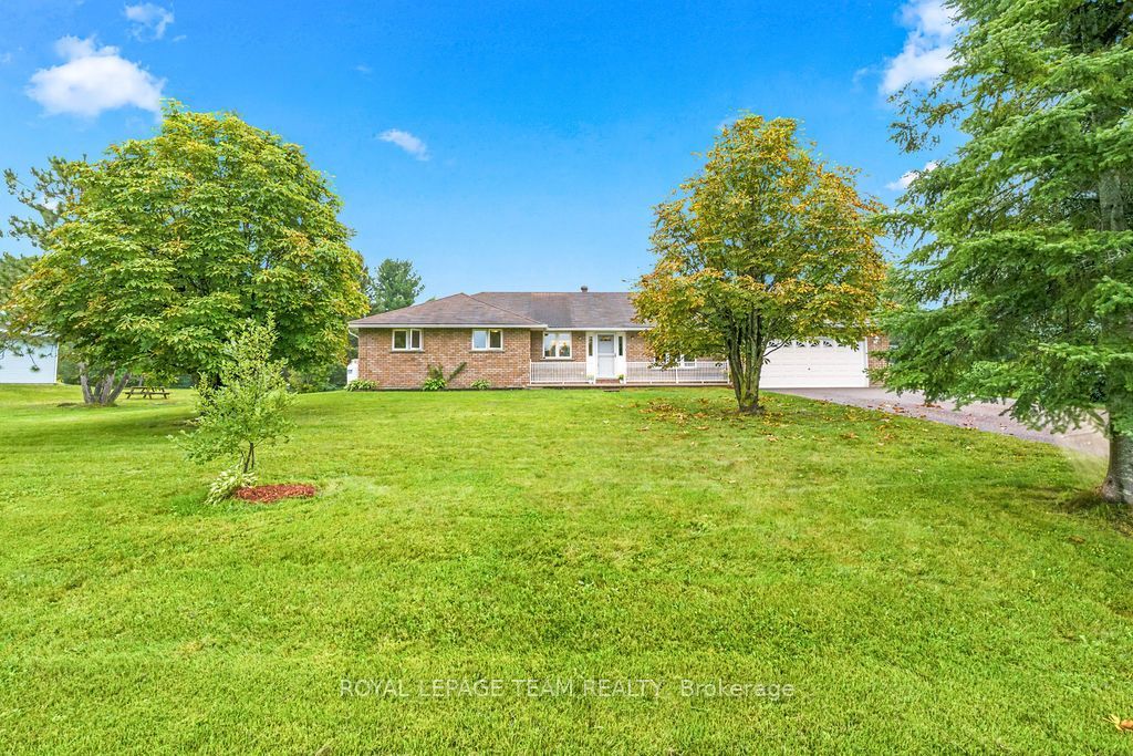 13 Springfield Drive, Whitewater Region, ON K0J 1K0 photo 4