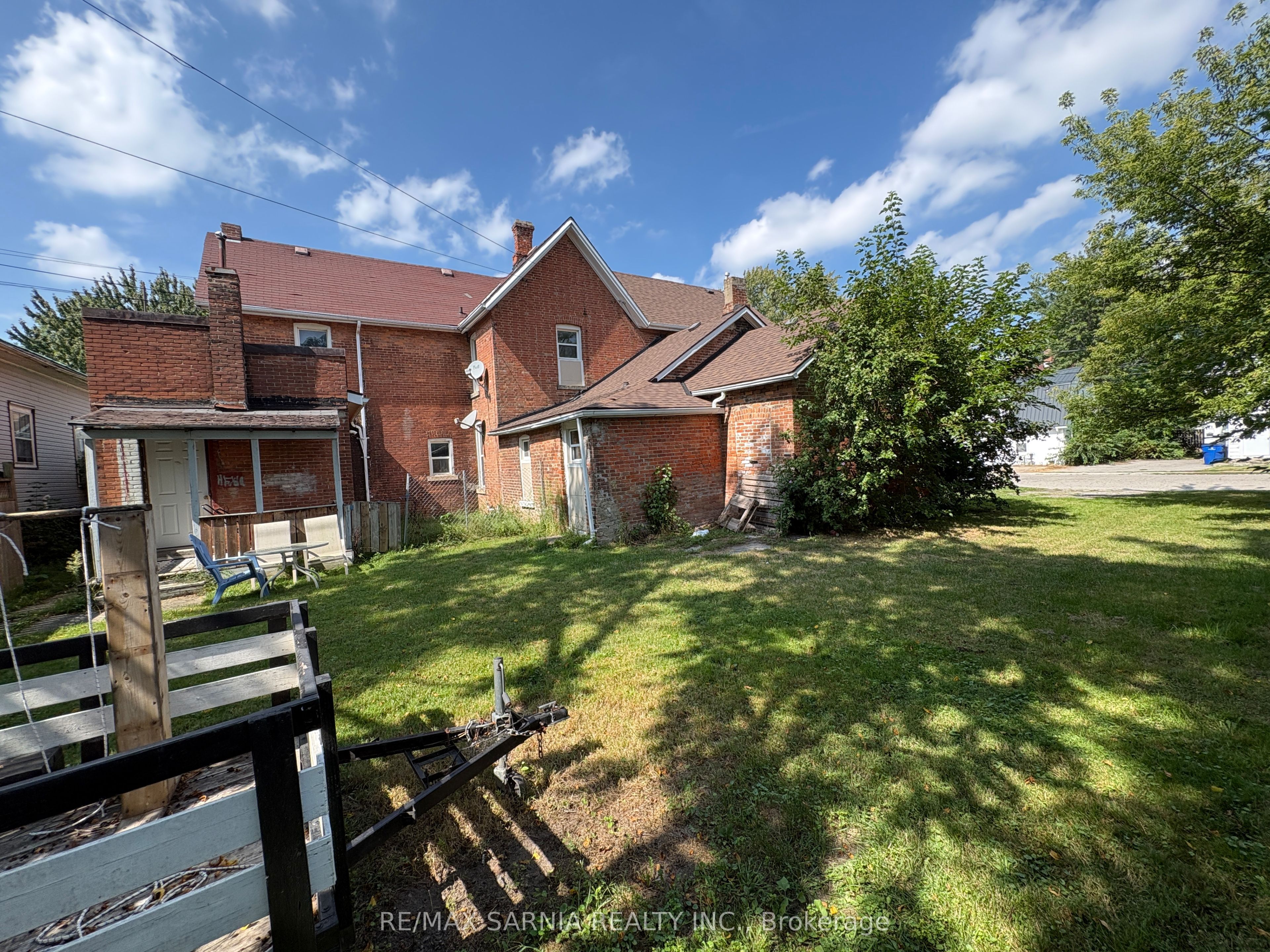 50 Lorne Avenue 48, 49, 50, Chatham-Kent, ON N7M 1R9 photo 3
