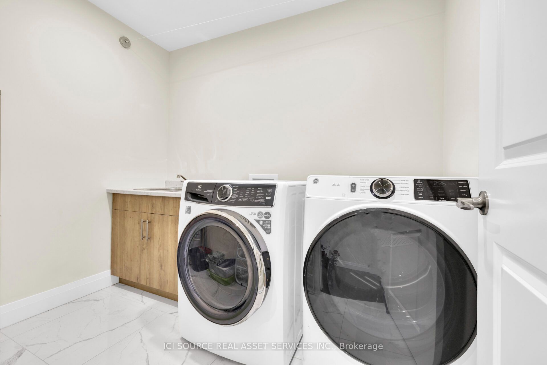 155 Whelan Drive, Amherstburg, ON N9V 0G7 photo 5