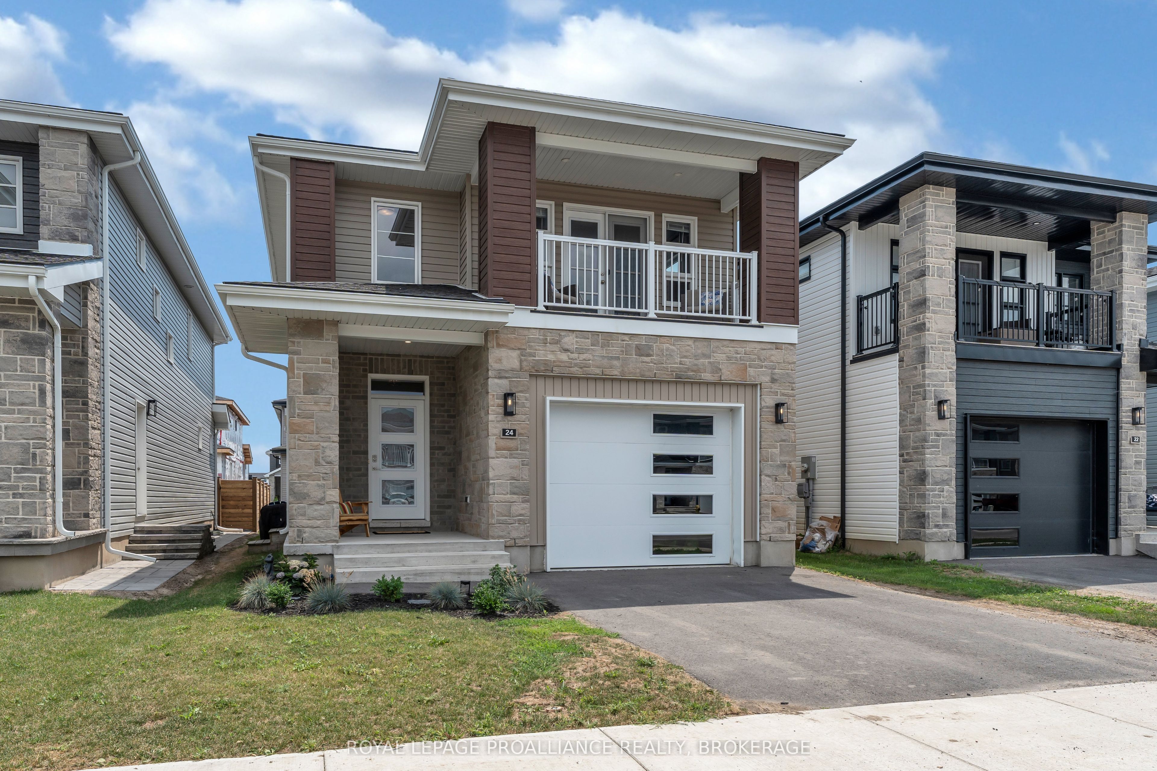 24 Walden Pond Drive, Loyalist, ON K7N 0E8 photo 2