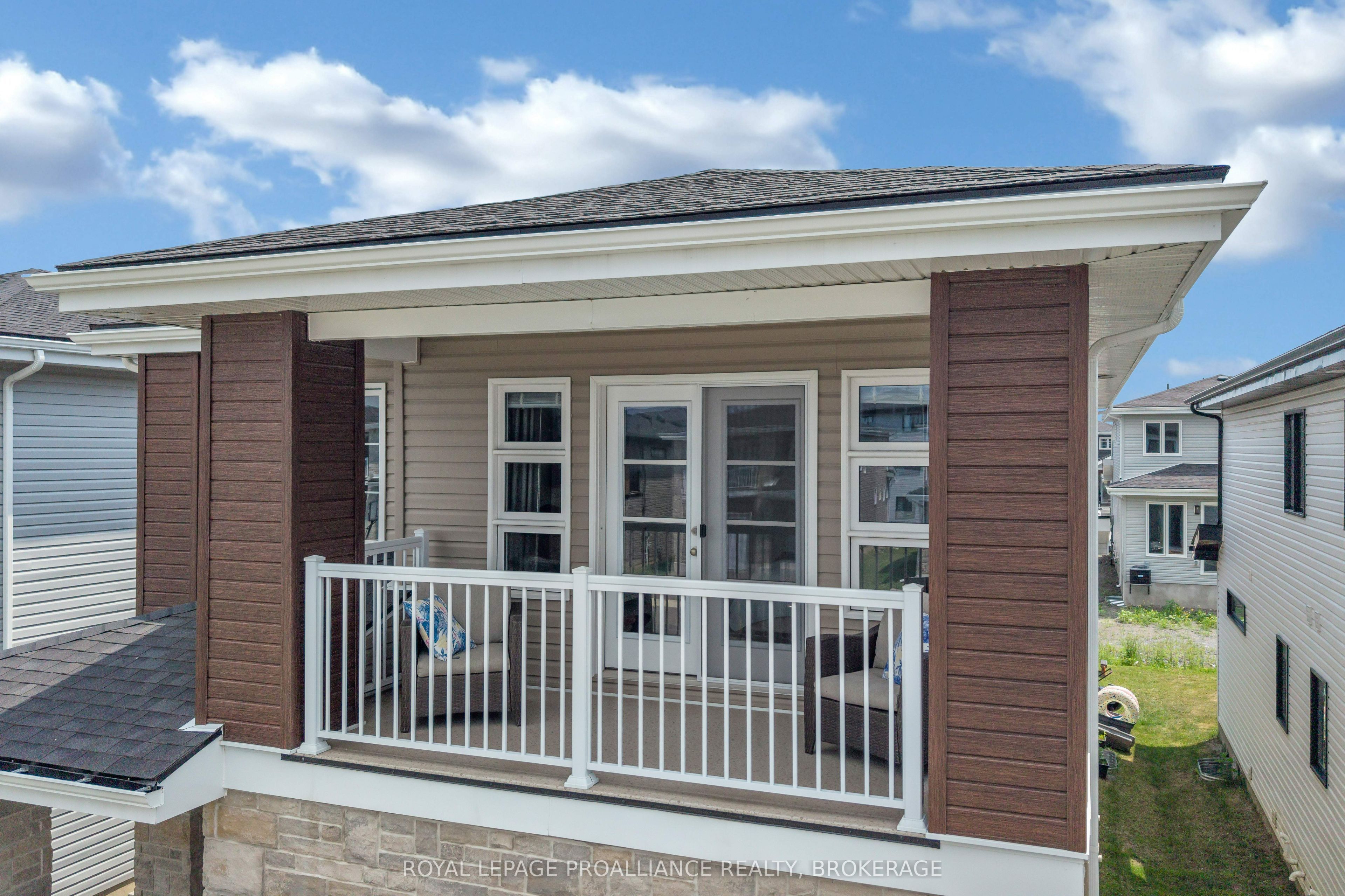 24 Walden Pond Drive, Loyalist, ON K7N 0E8 photo 3