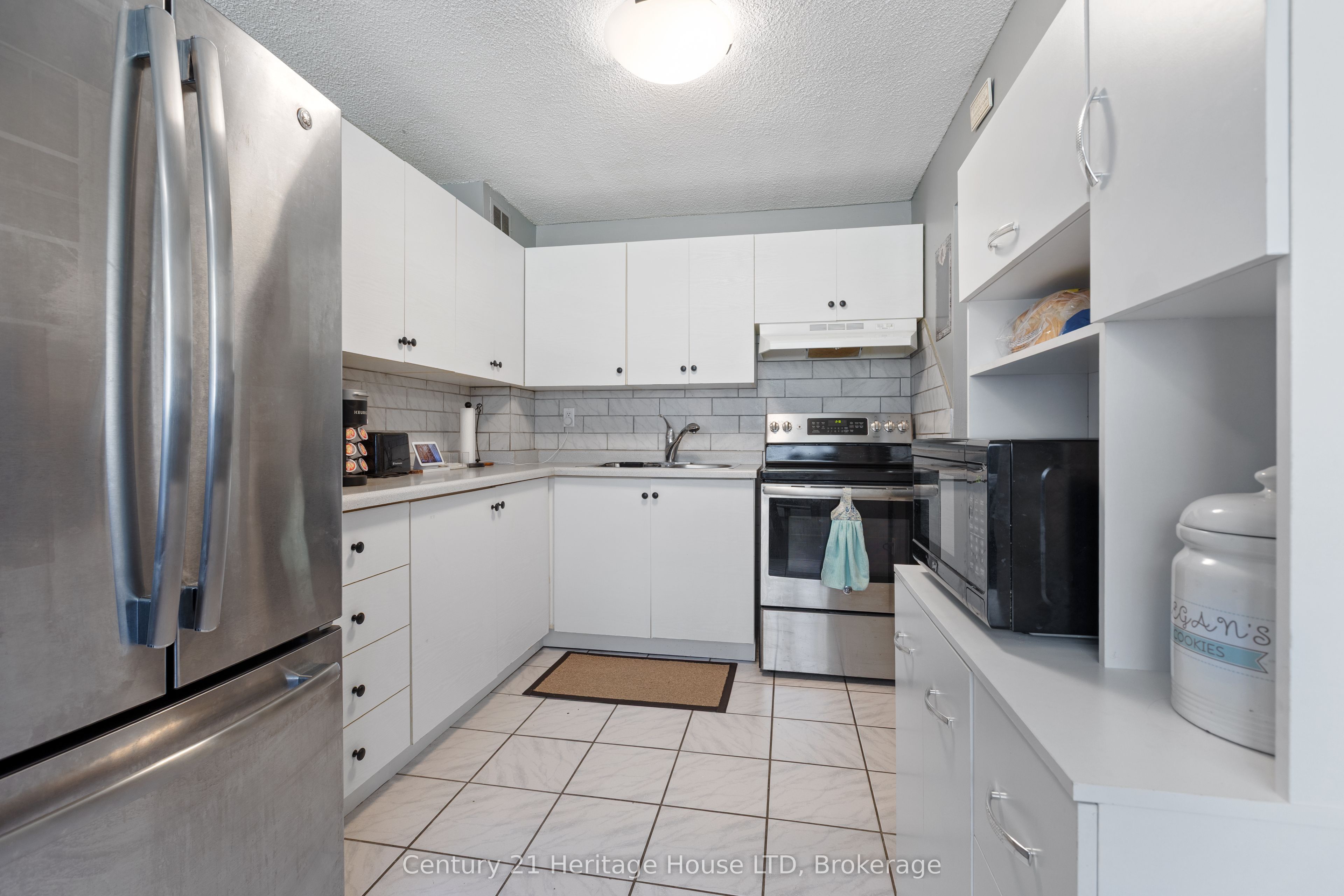 242 Oakdale Avenue, St. Catharines, ON L2P 3K5 photo 4