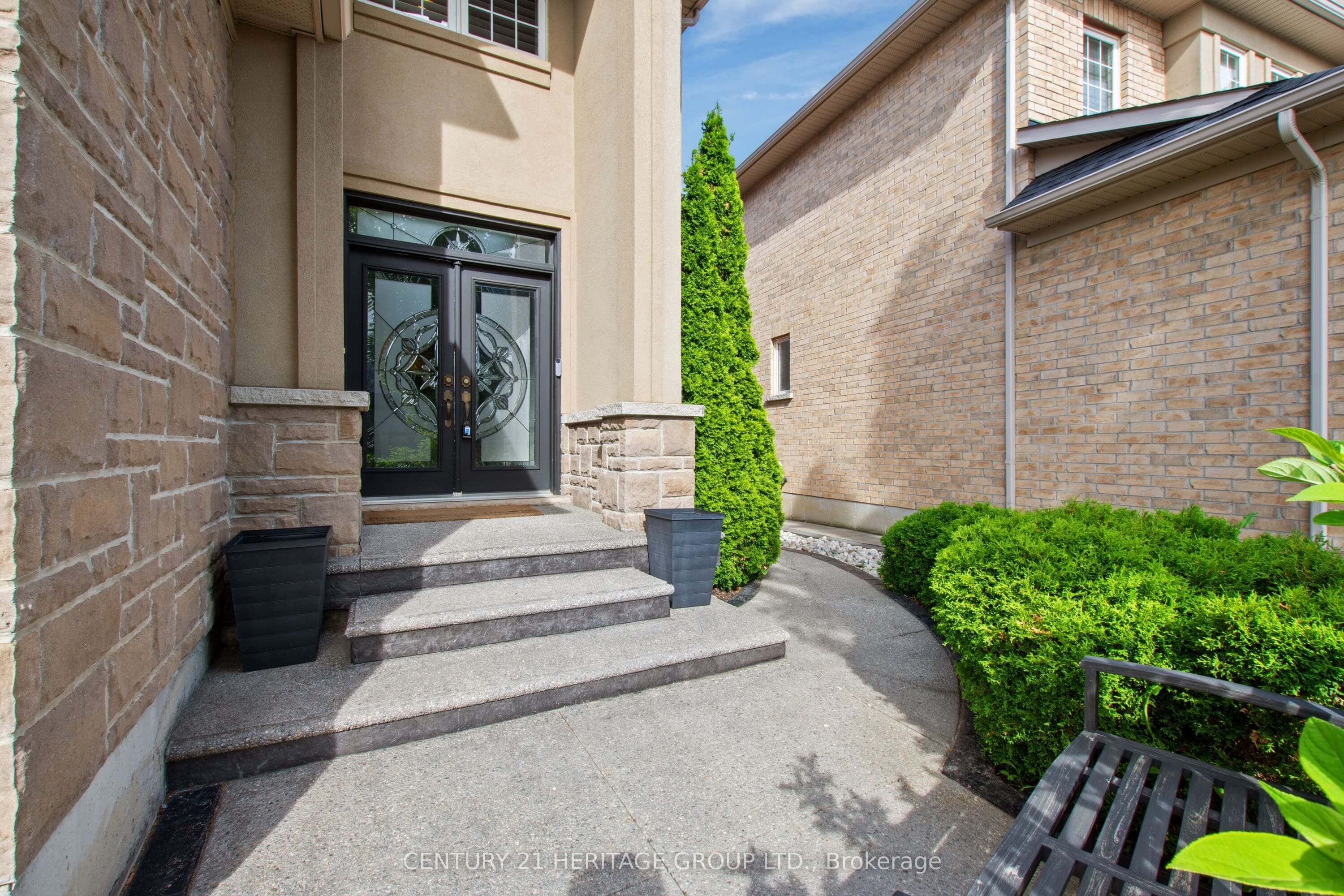 215 Vinton Road, Hamilton, ON L9K 0G8 photo 3