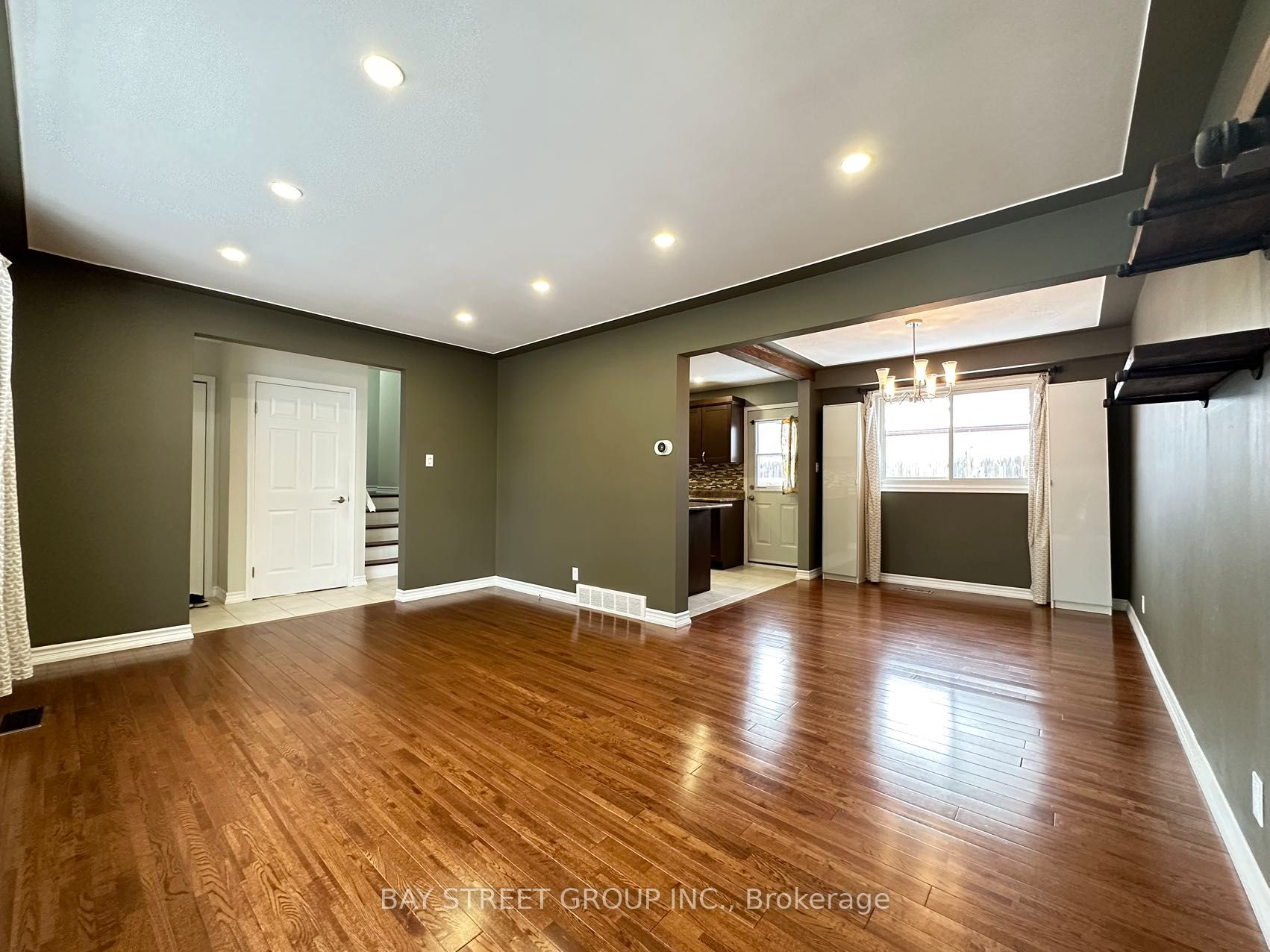 49 Howland Drive, Kitchener, ON N2E 1G4 photo 4