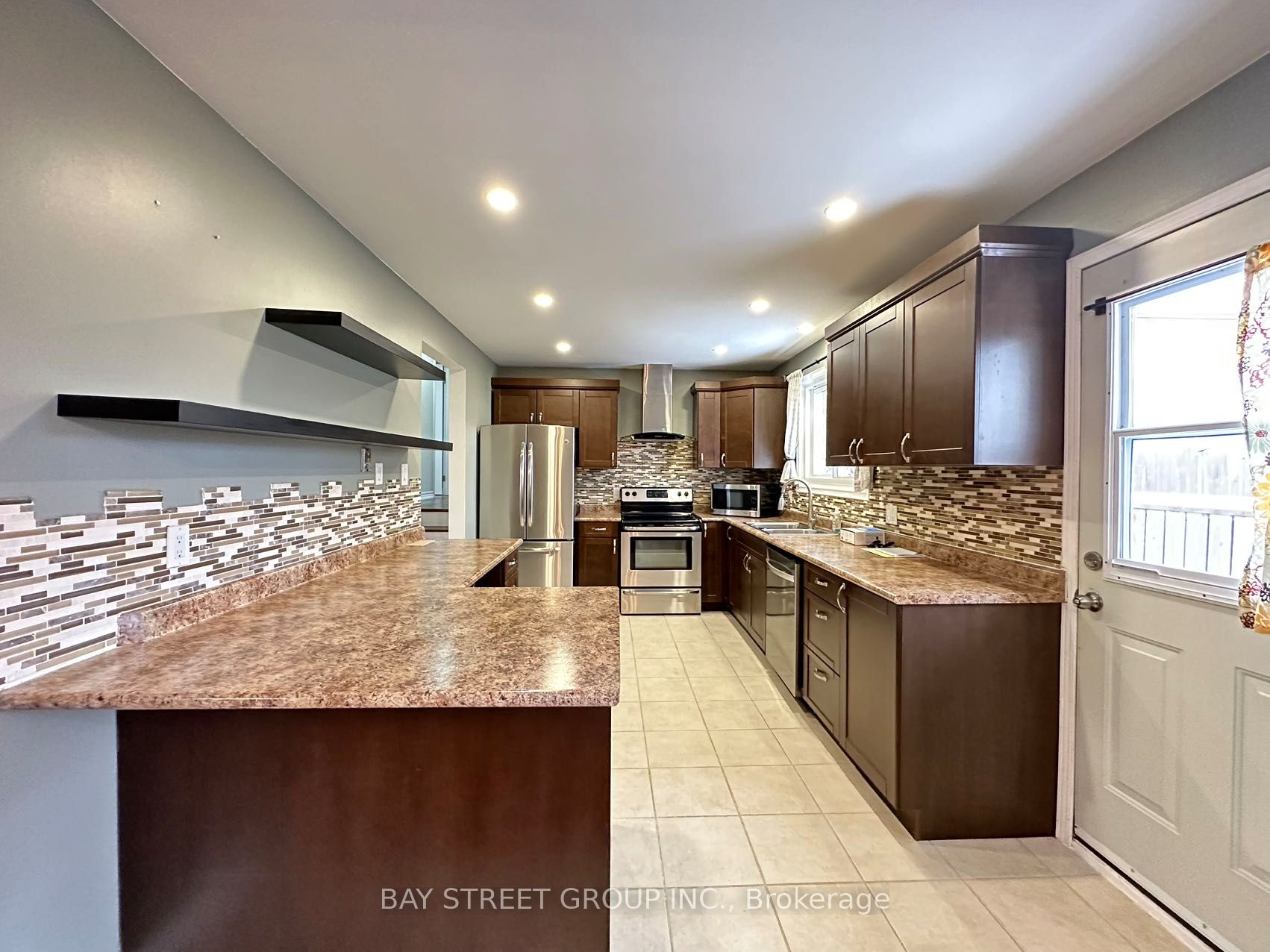 49 Howland Drive, Kitchener, ON N2E 1G4 photo 5