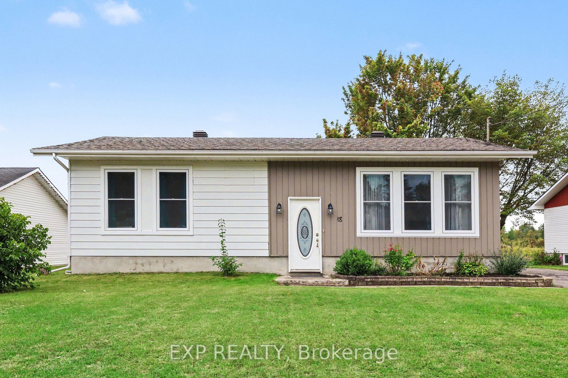 18 Centre Street, Clarence-Rockland, ON K0A 1E0 photo 2