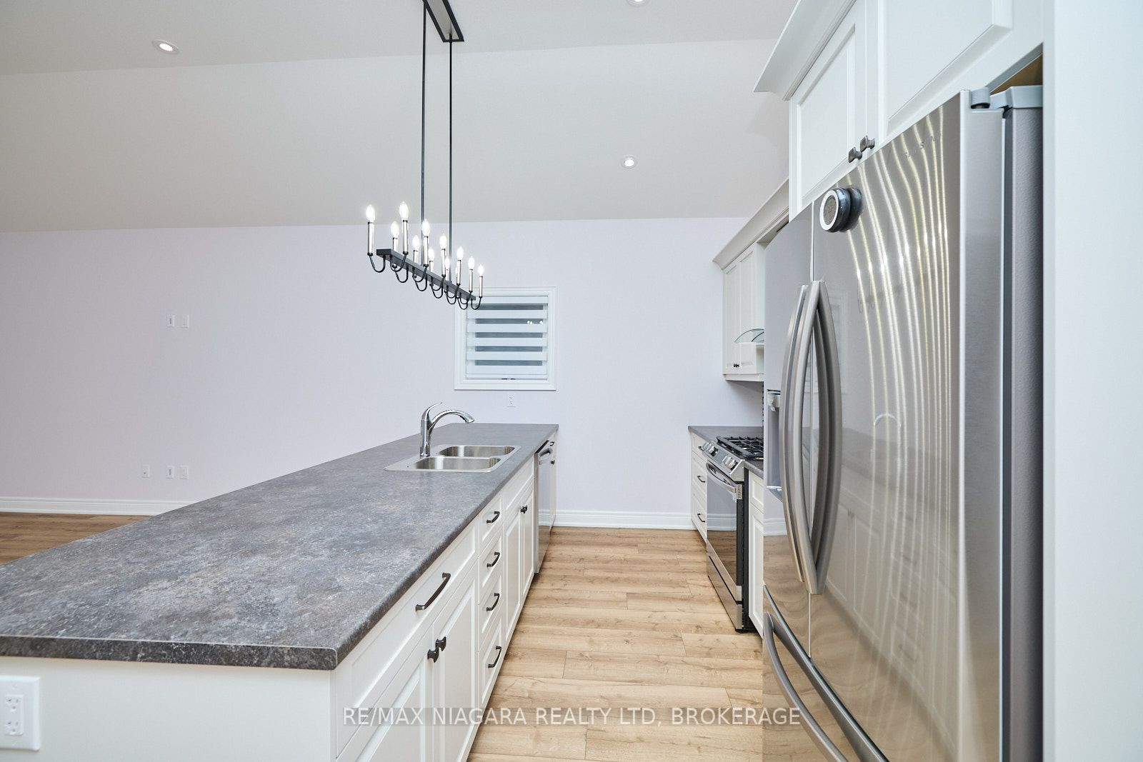 3554 Whispering Woods Trail, Fort Erie, ON L0S 1N0 photo 5