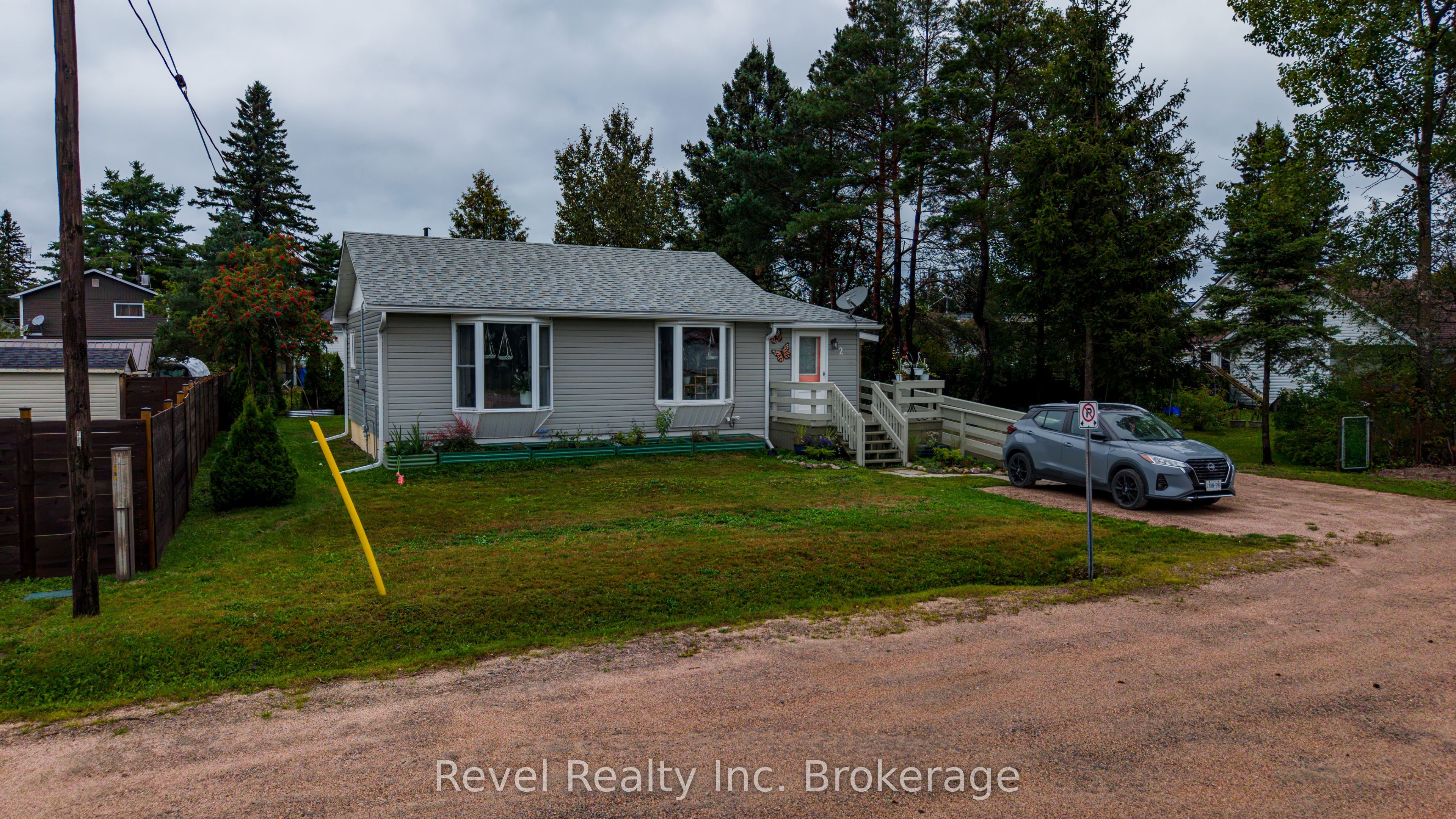 2 Lincoln Avenue, South River, ON P0A 1X0 photo 2