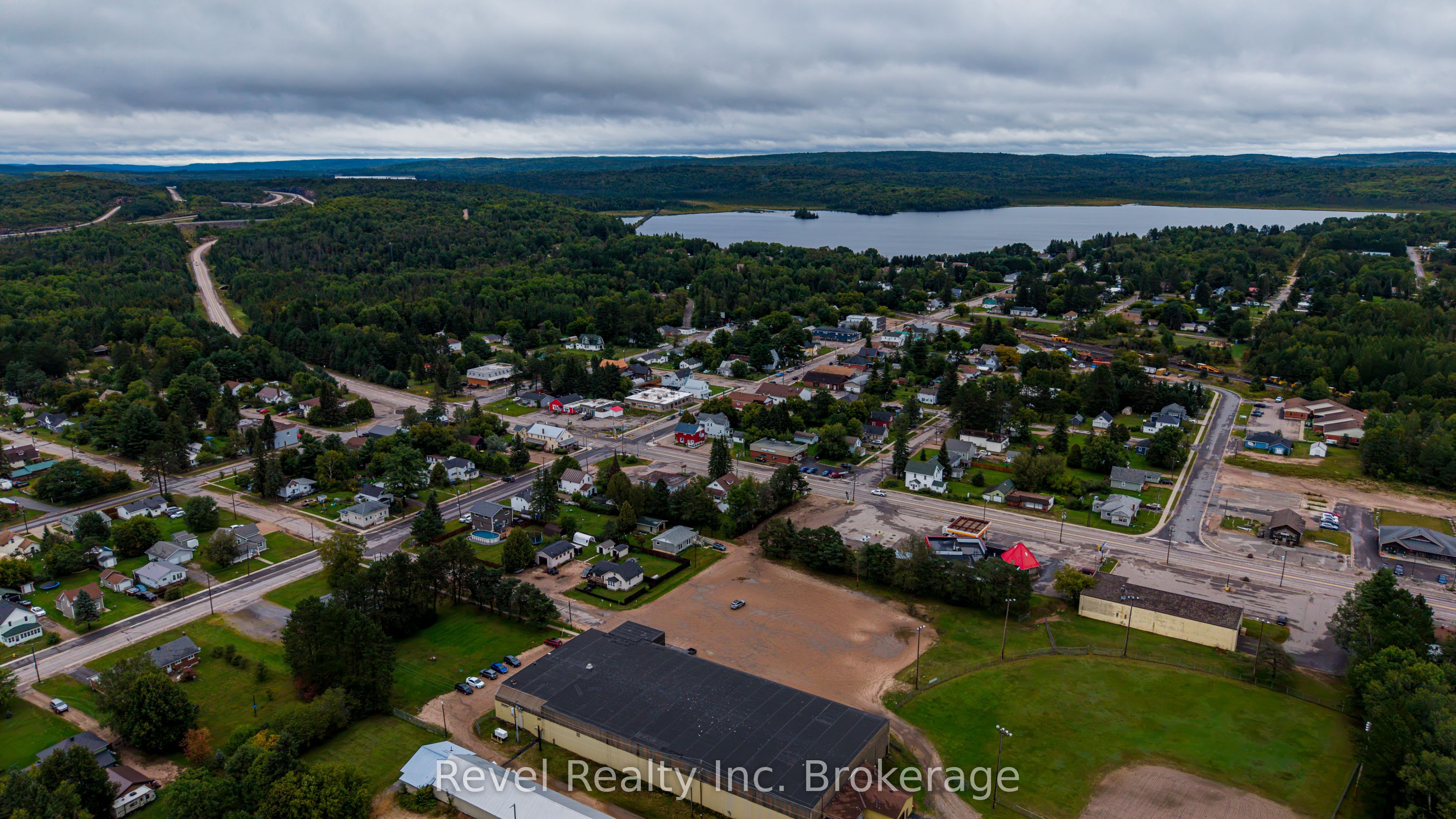 2 Lincoln Avenue, South River, ON P0A 1X0 photo 5