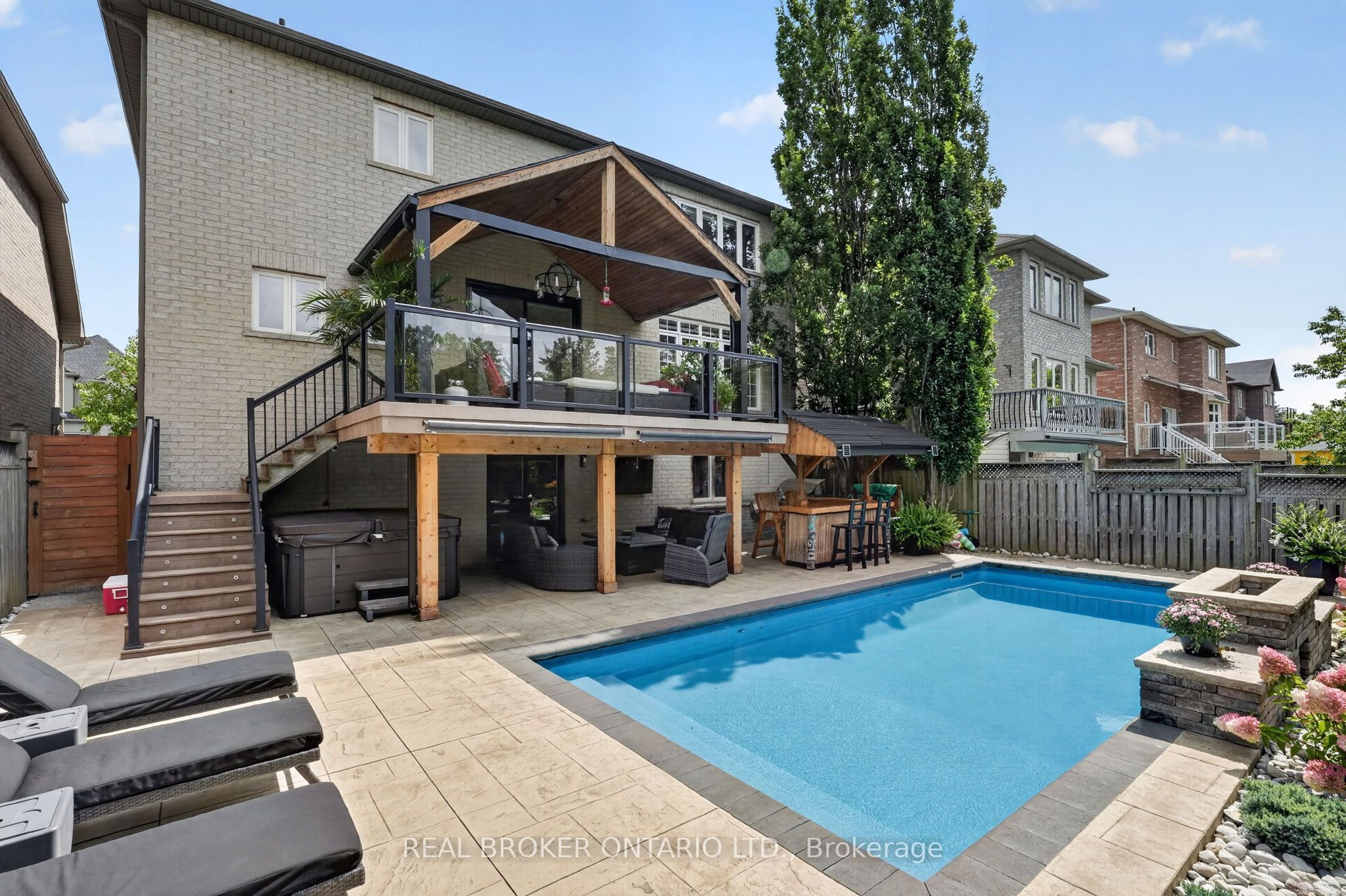 483 Valridge Drive, Hamilton, ON L9G 0B2 photo 4