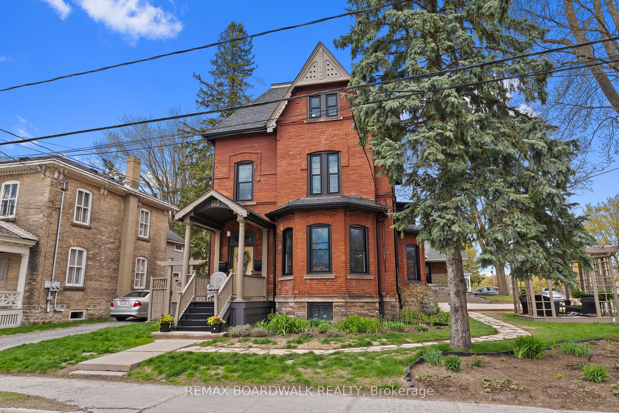 19 North Street, Perth, ON K7H 2S4