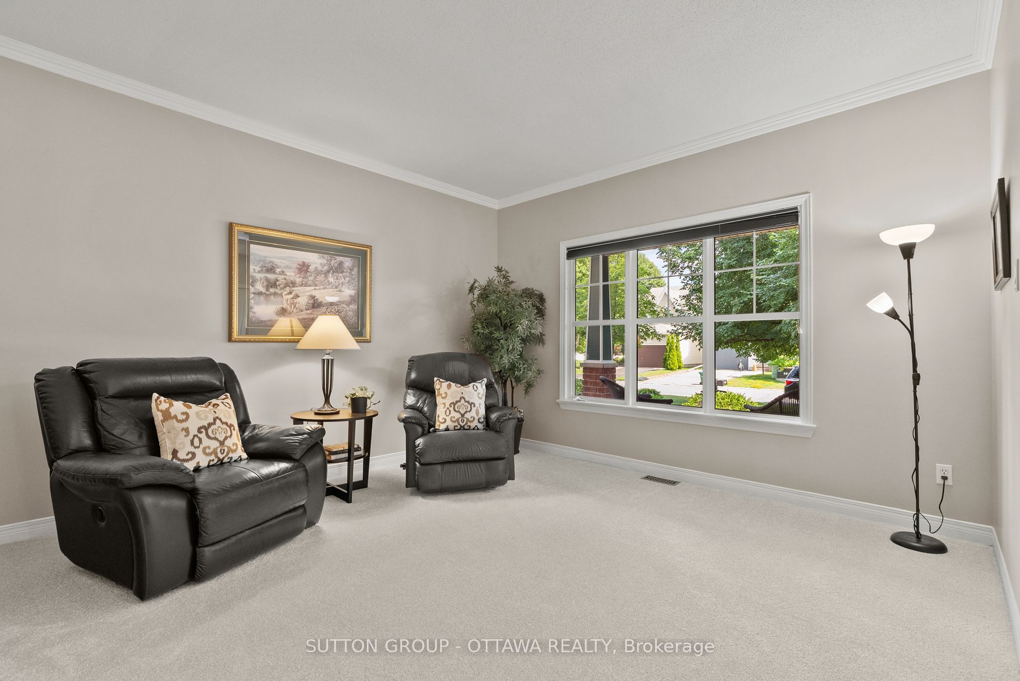 21 Avonmore Crescent, Barrhaven, ON K2G 6J7 photo 5