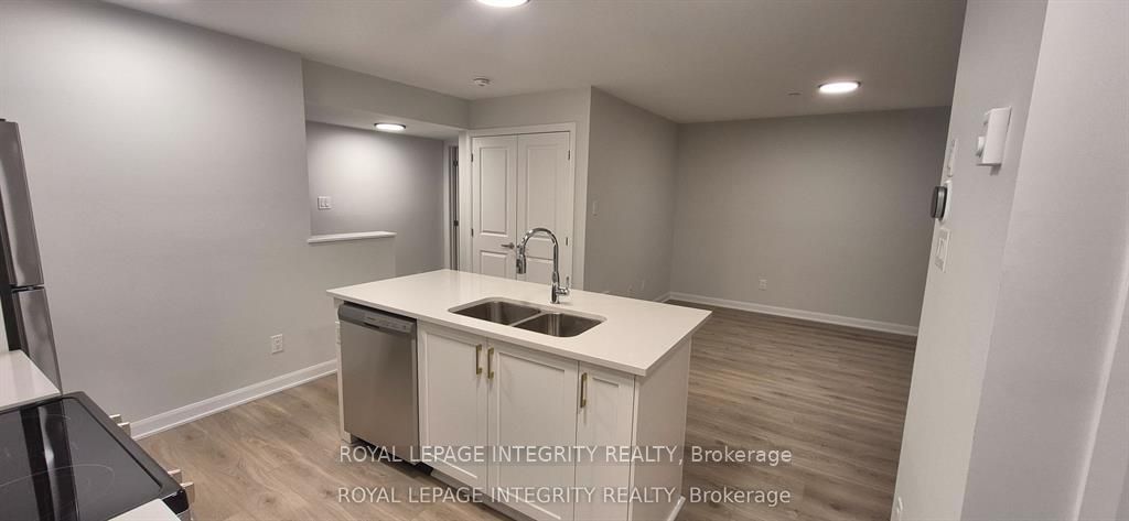 401 Glenroy Gilbert Drive 8, Barrhaven, ON K2J 7N7 photo 4