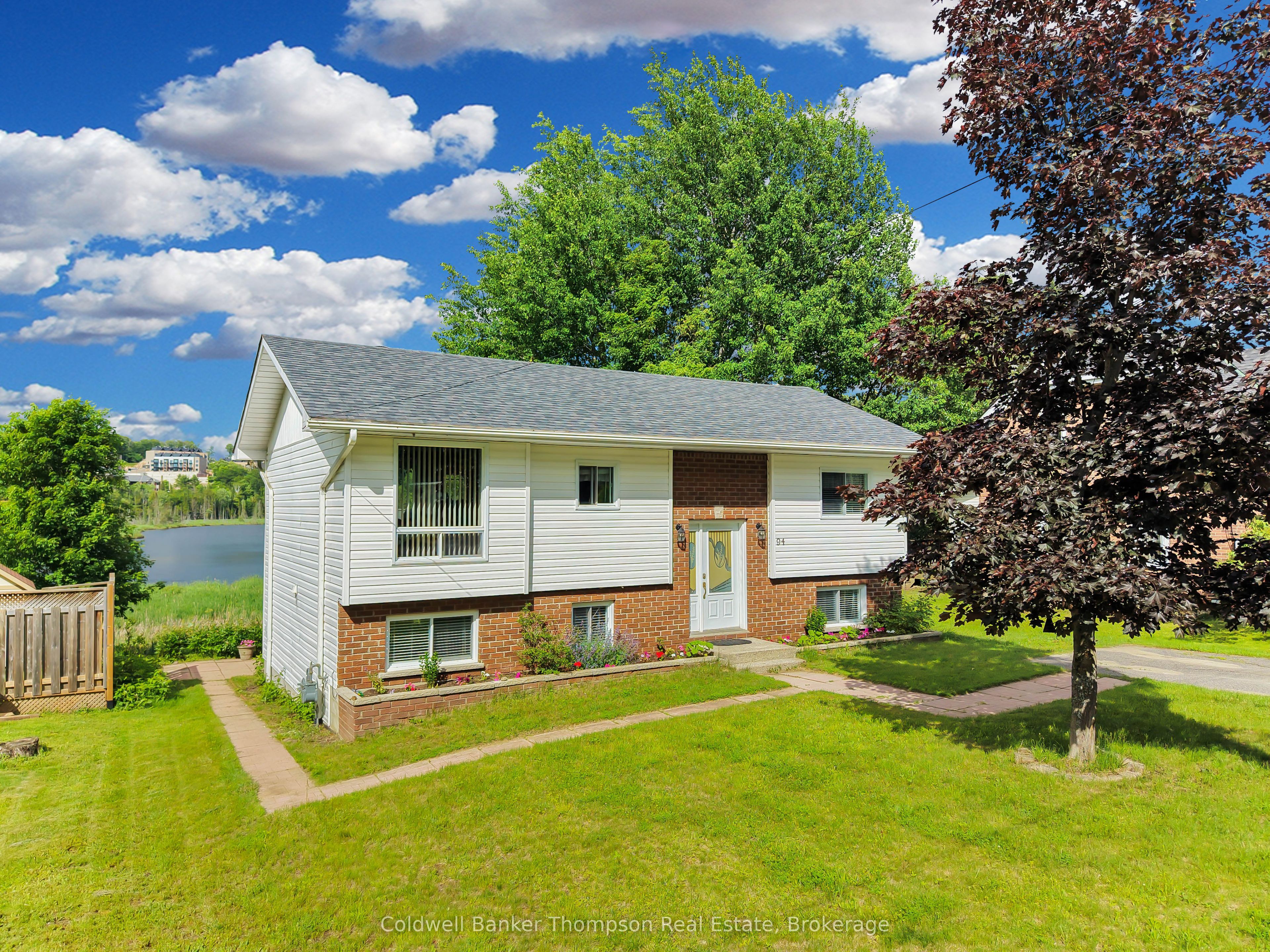 94 Brunel Road, Huntsville, ON P1H 1R1