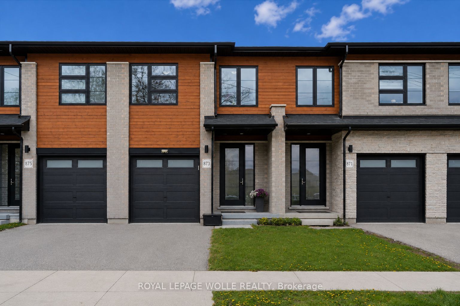 873 Robert Ferrie Drive, Kitchener, ON N2R 0P2 photo 2