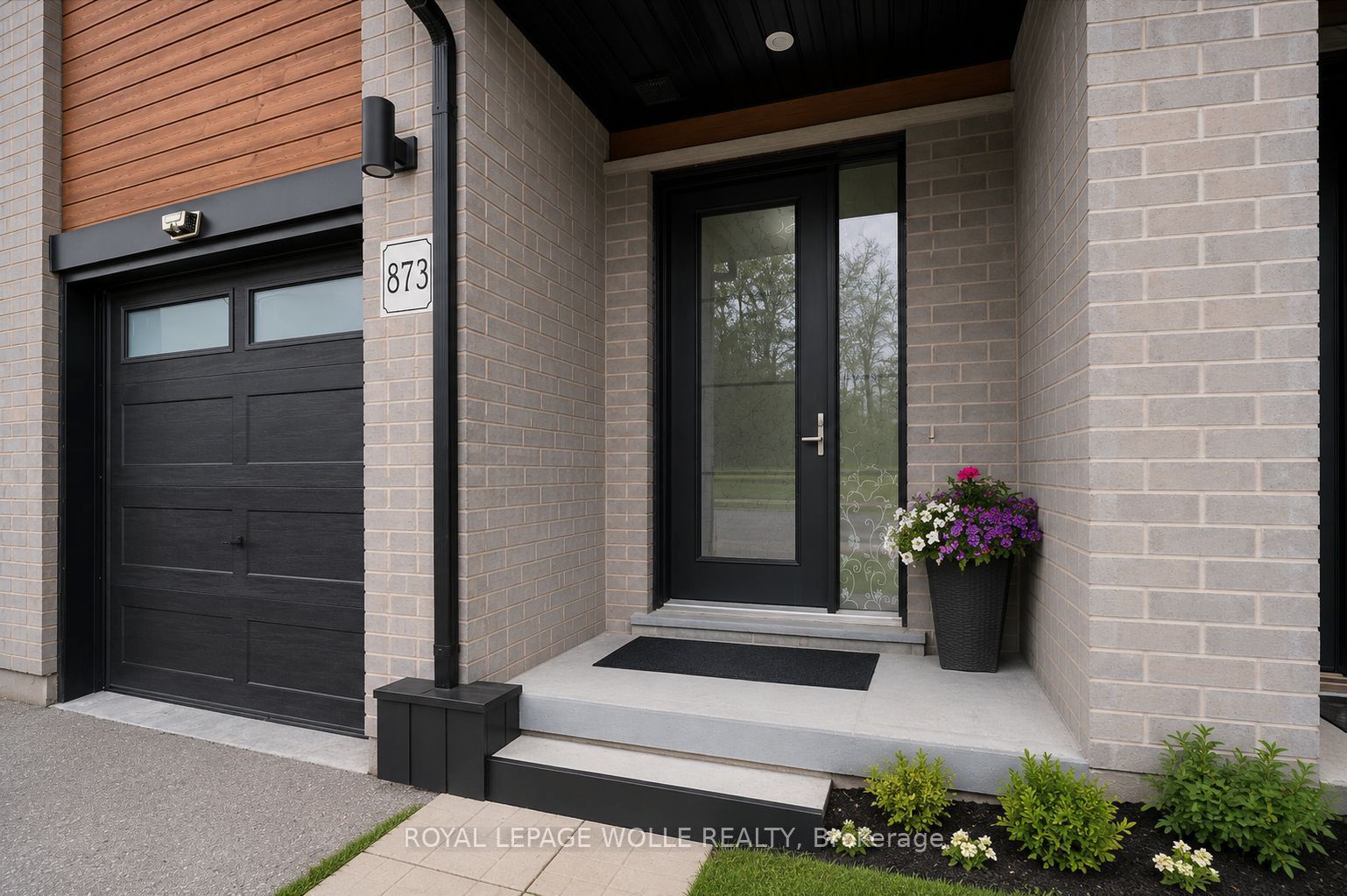 873 Robert Ferrie Drive, Kitchener, ON N2R 0P2 photo 3