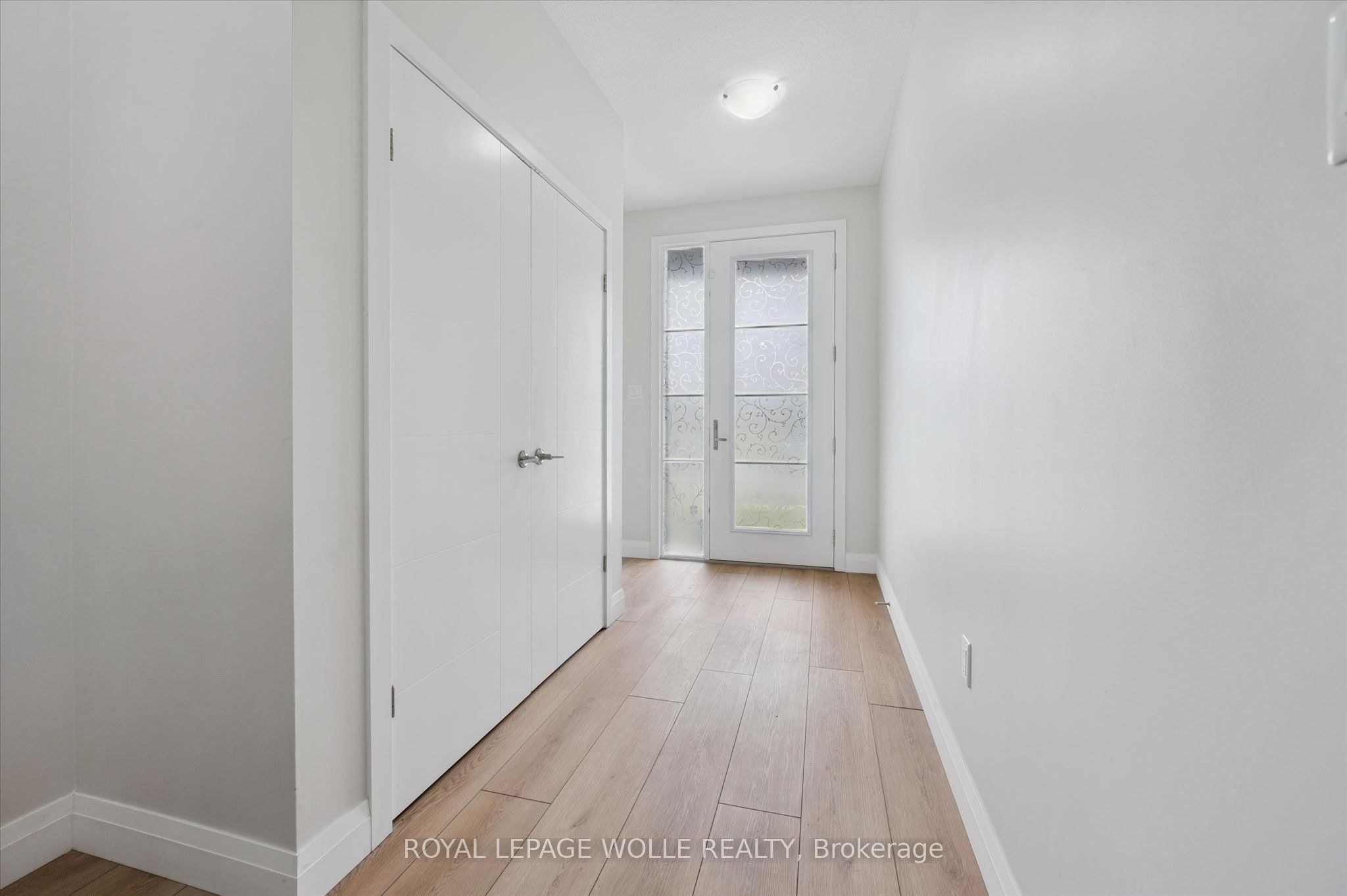 873 Robert Ferrie Drive, Kitchener, ON N2R 0P2 photo 4