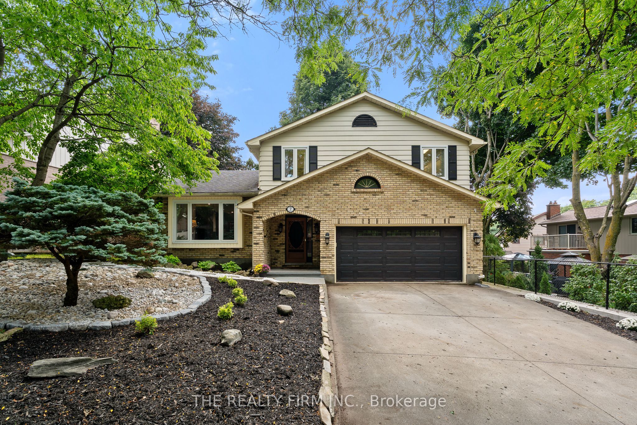 7 Somerset Crescent, London South, ON N6K 3L6