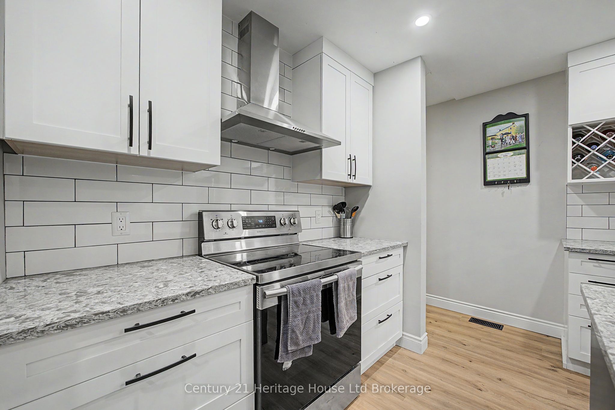 34 Centennial Avenue, Tillsonburg, ON N4G 4R6 photo 4